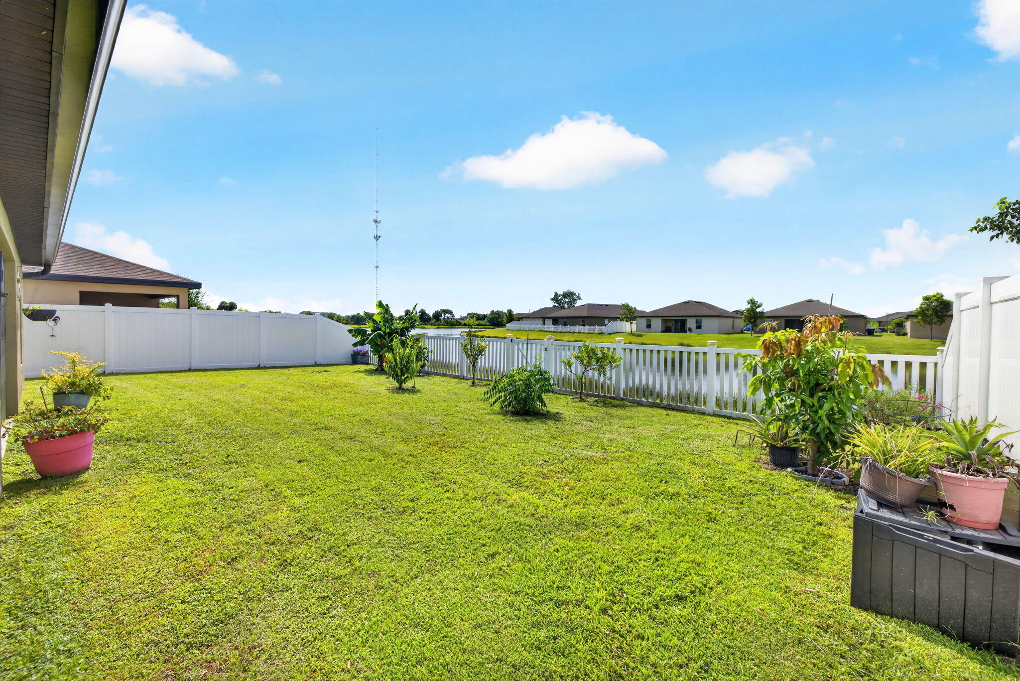 5521 Fantasy Drive Property Photo 32