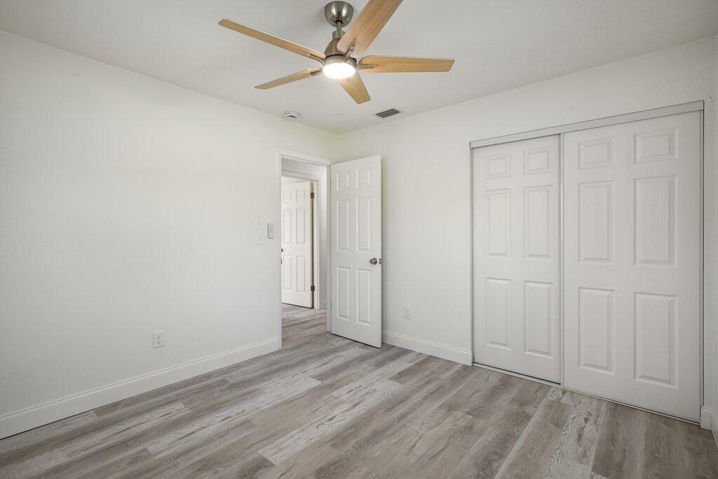 911 Se Dolphin Drive Property Photo 20