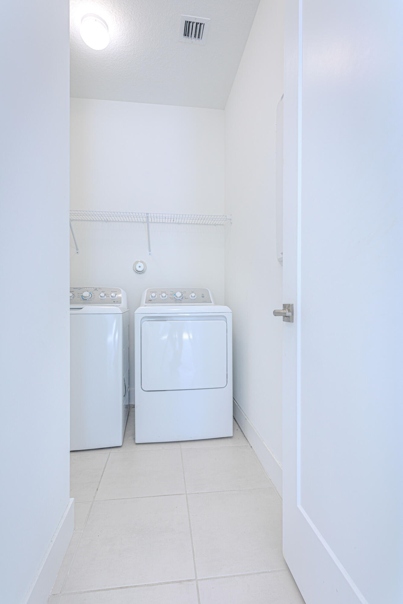 4883 Sand Dollar Drive Property Photo 17
