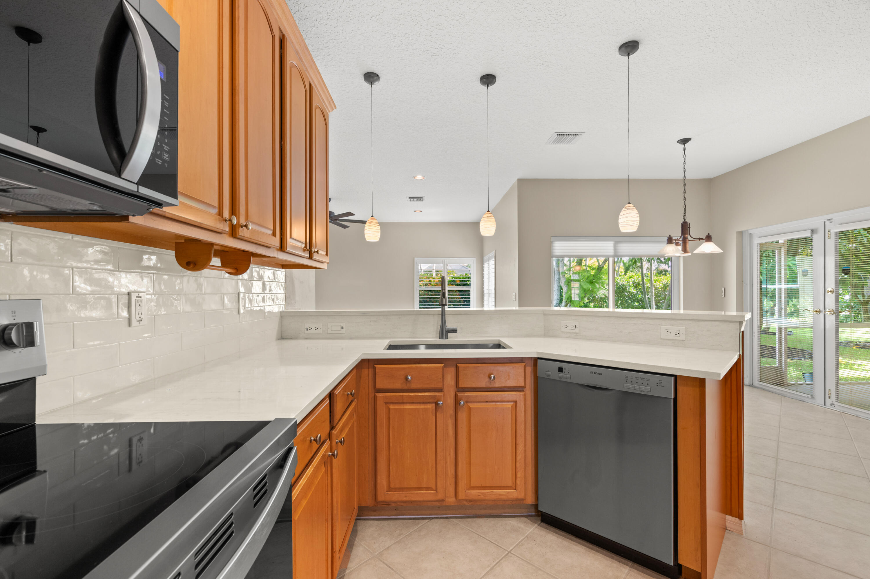 11595 Waterbend Court Property Photo 15