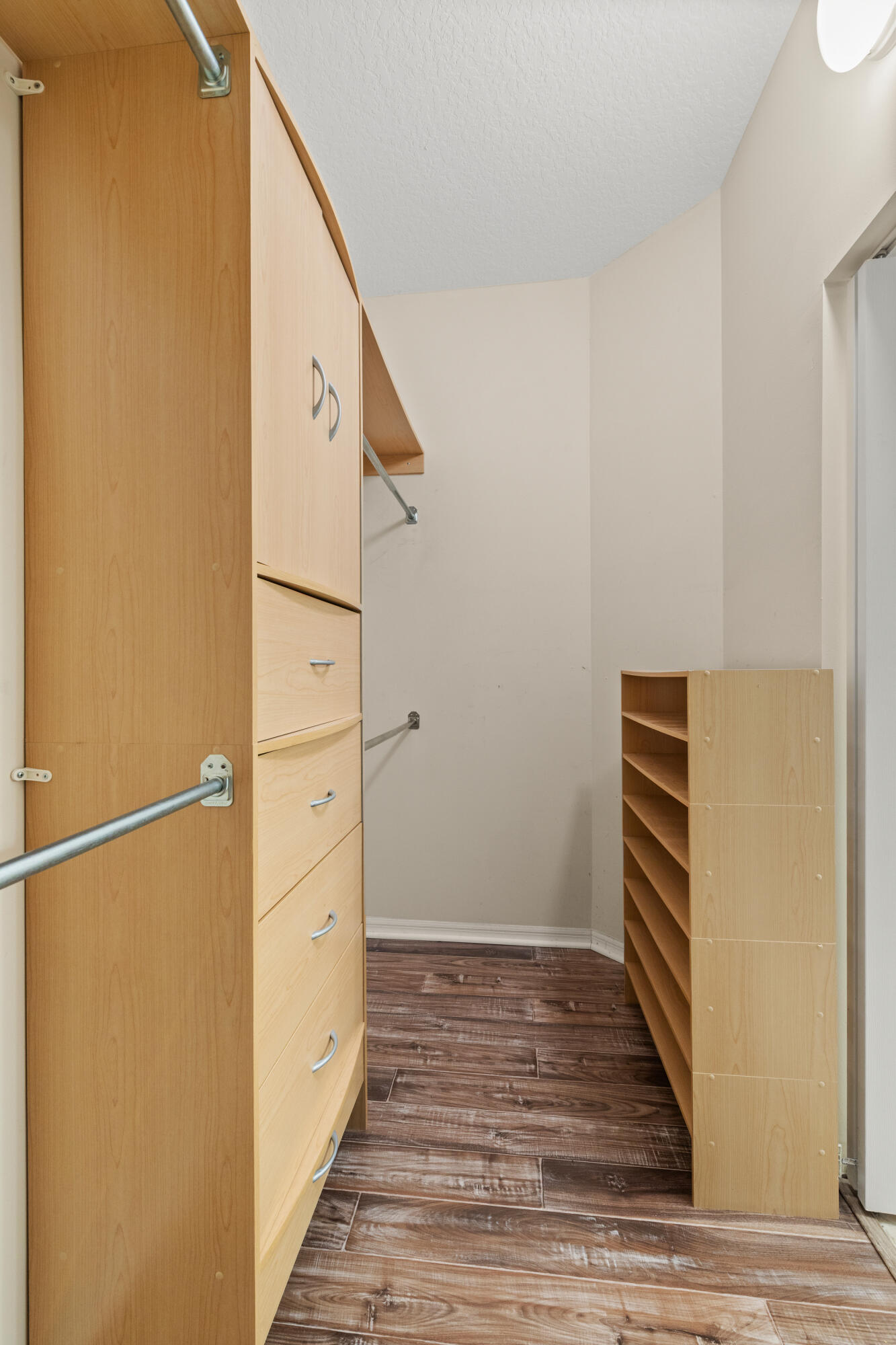 11595 Waterbend Court Property Photo 40