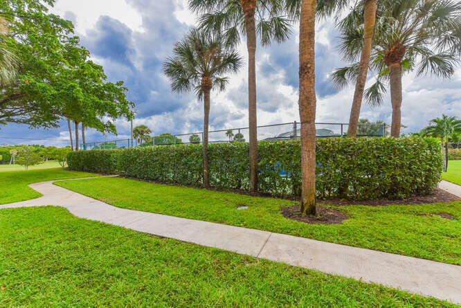 353 S Us Highway 1 A108 Property Photo 22