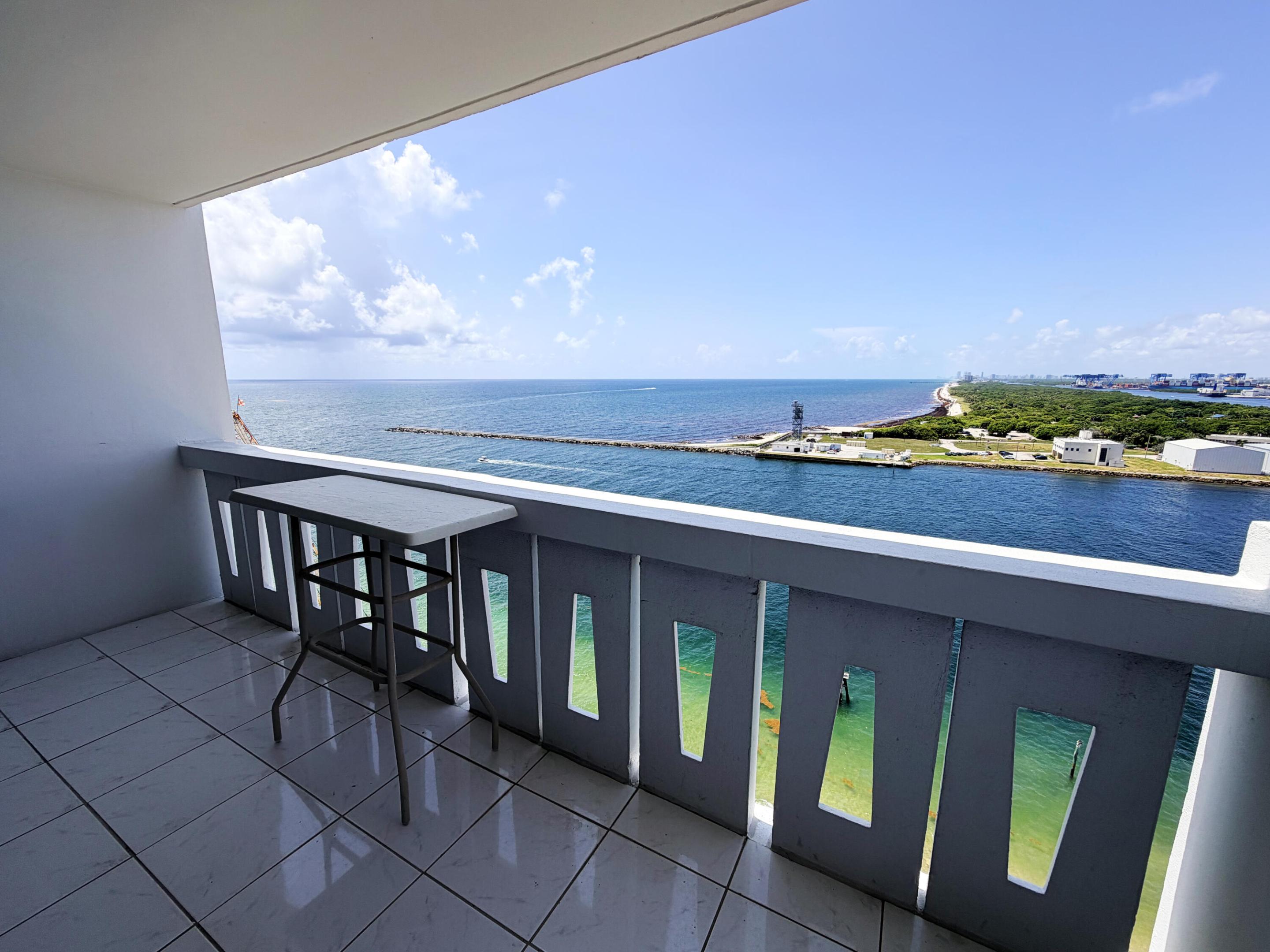 2100 S Ocean Drive 16h Property Photo 2