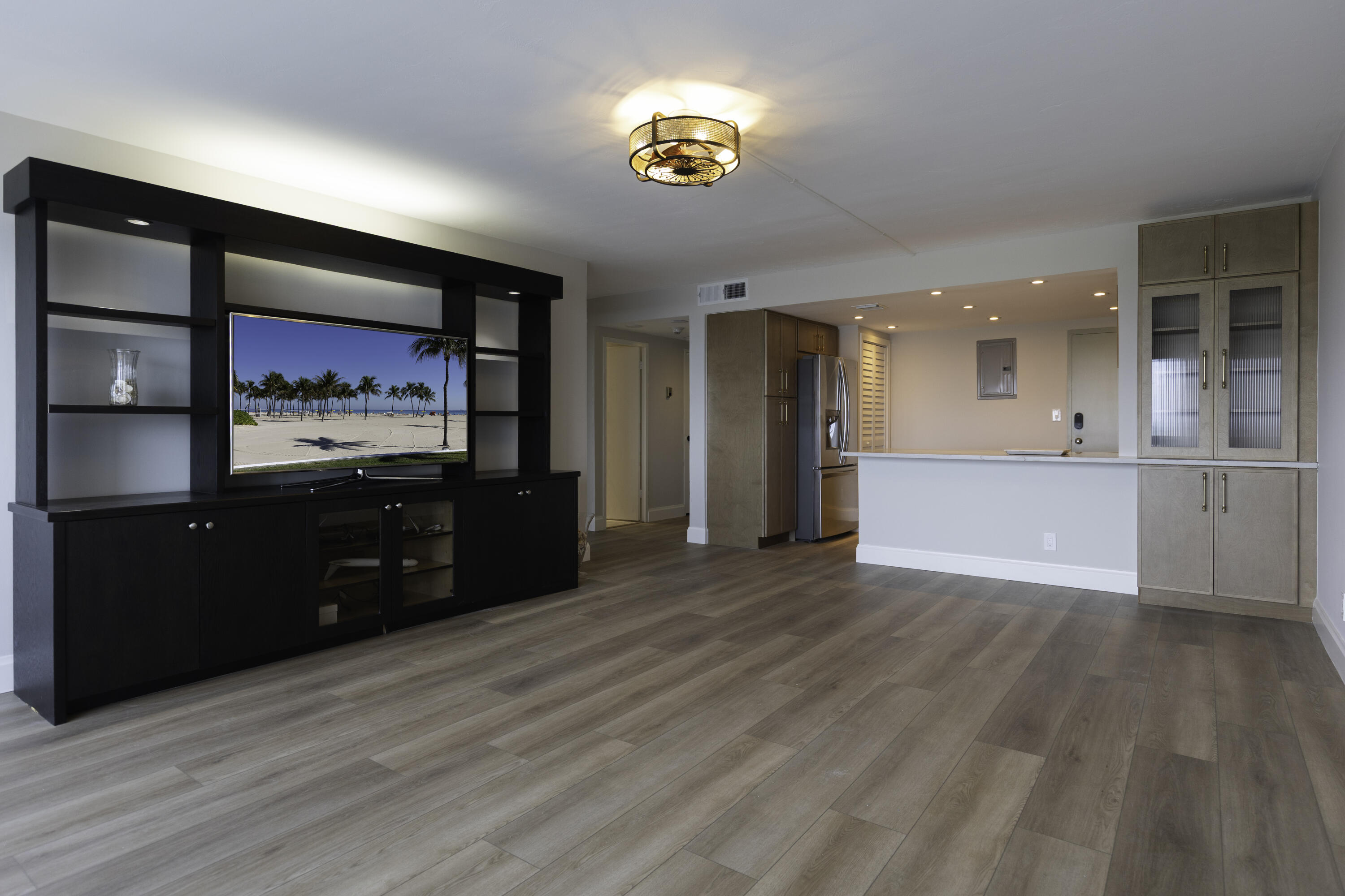 2100 S Ocean Drive 16h Property Photo 9