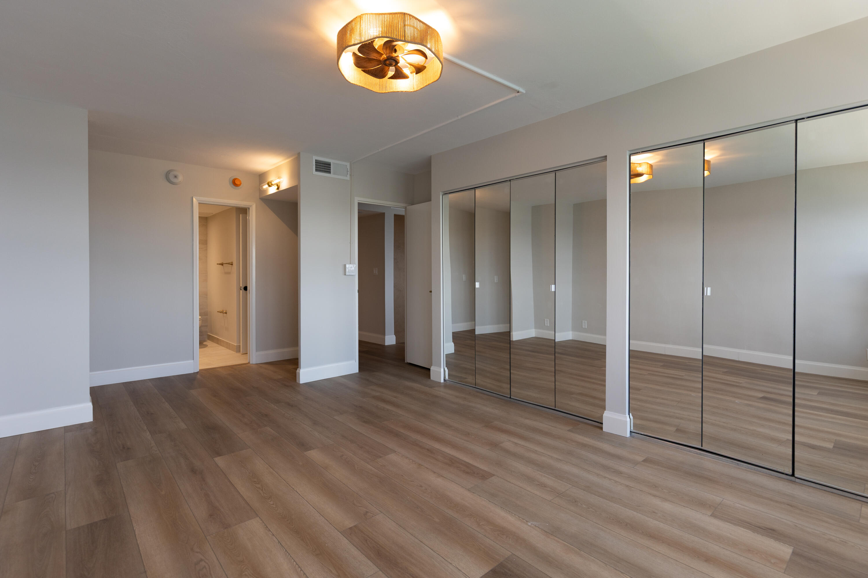 2100 S Ocean Drive 16h Property Photo 12