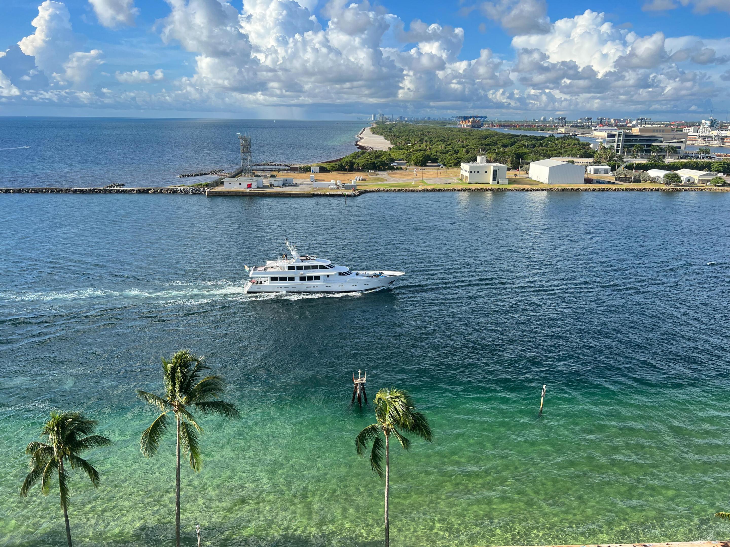 2100 S Ocean Drive 16h Property Photo 21