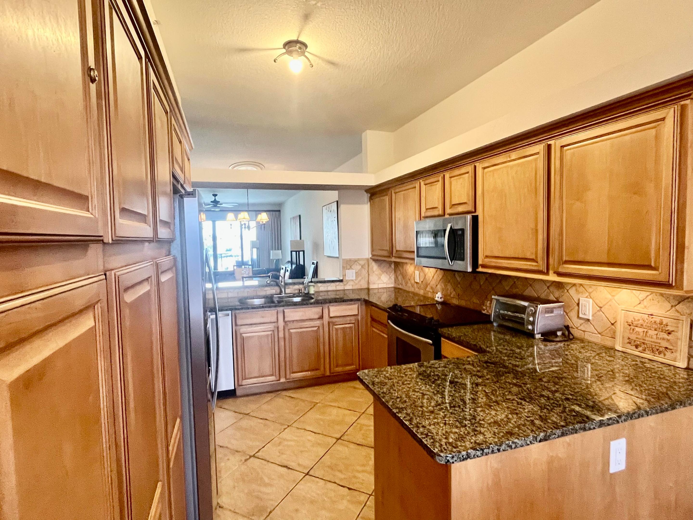 370 Golfview Road 302 Property Photo 13