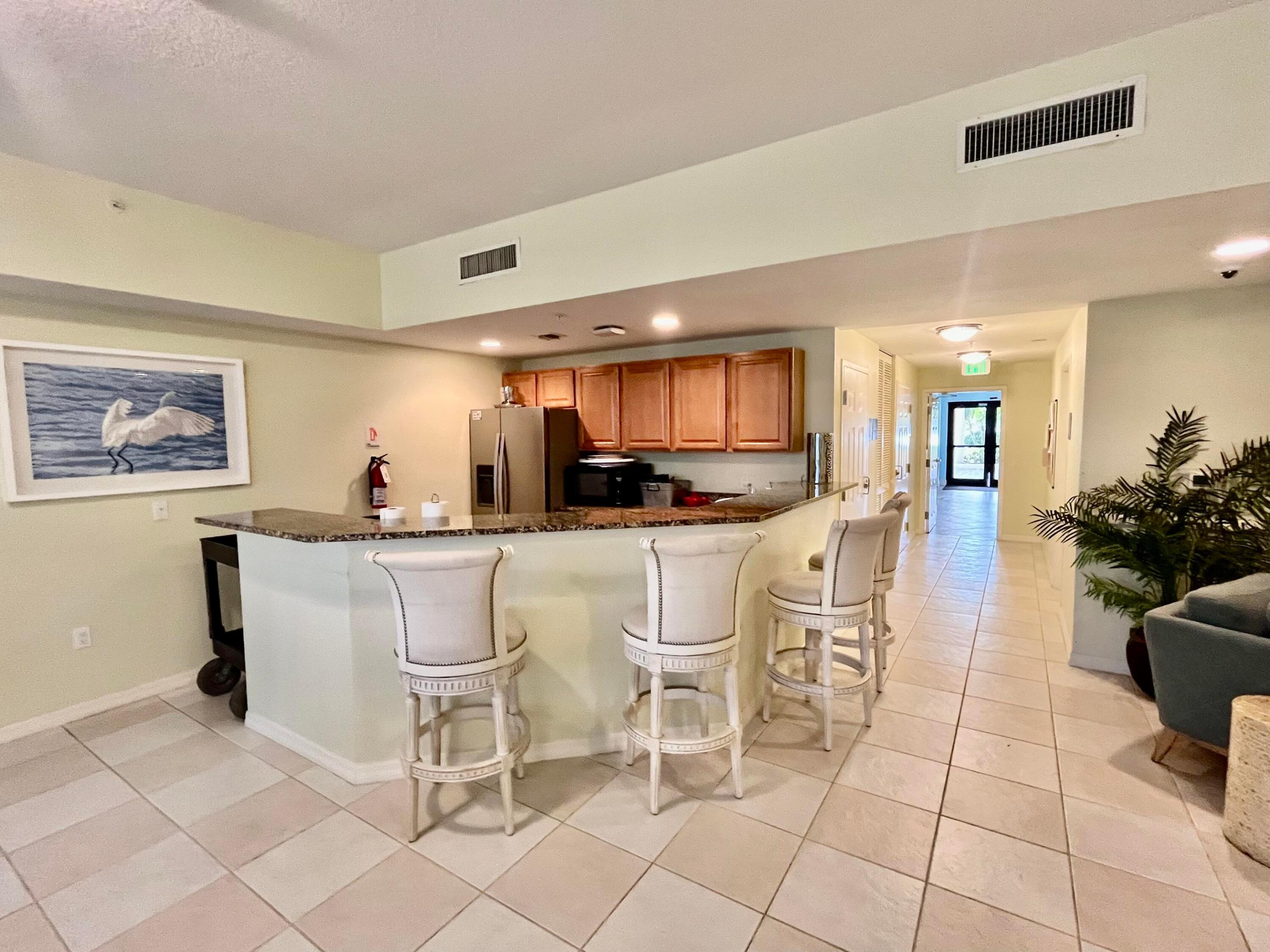 370 Golfview Road 302 Property Photo 38