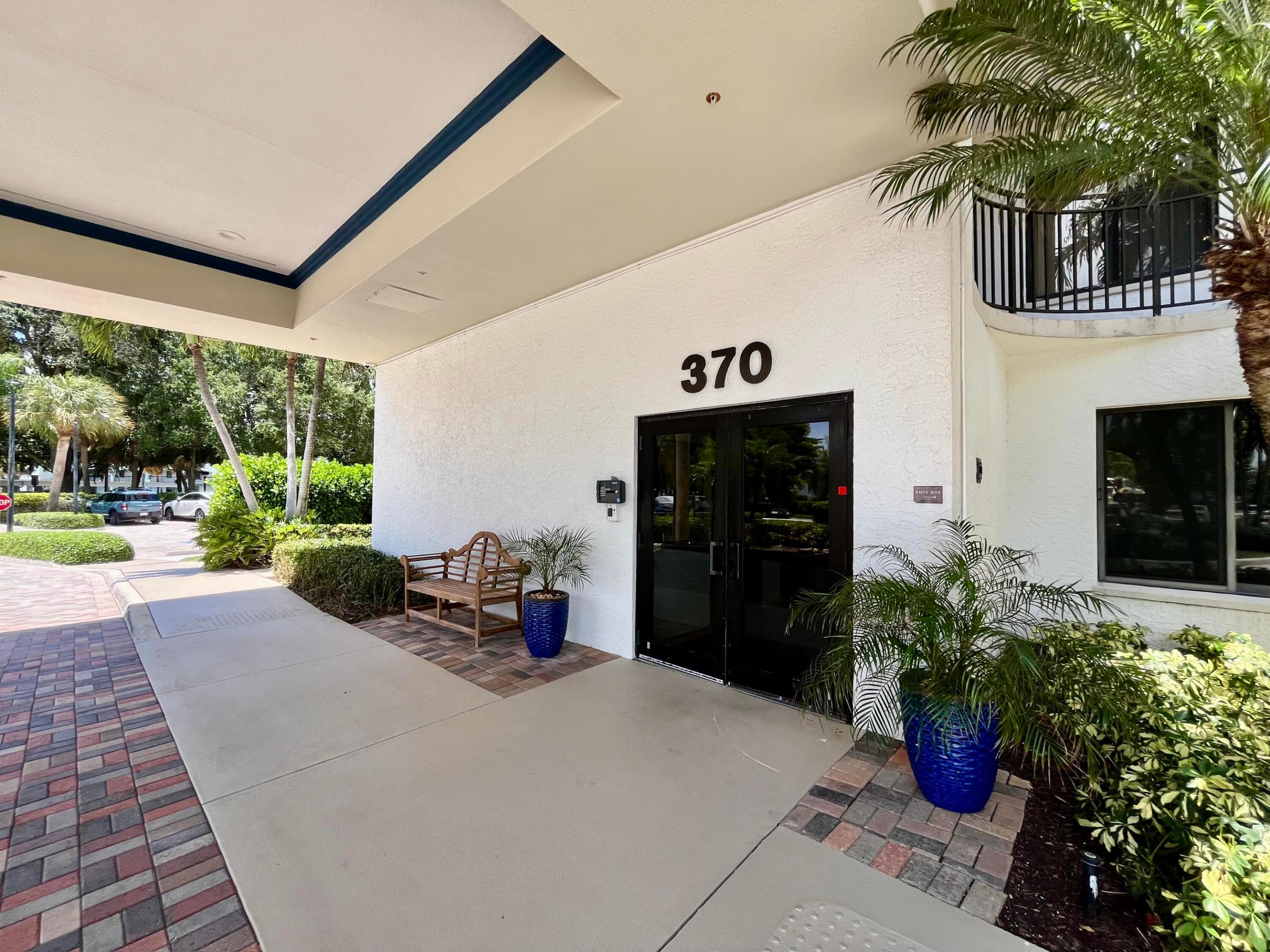 370 Golfview Road 302 Property Photo 42