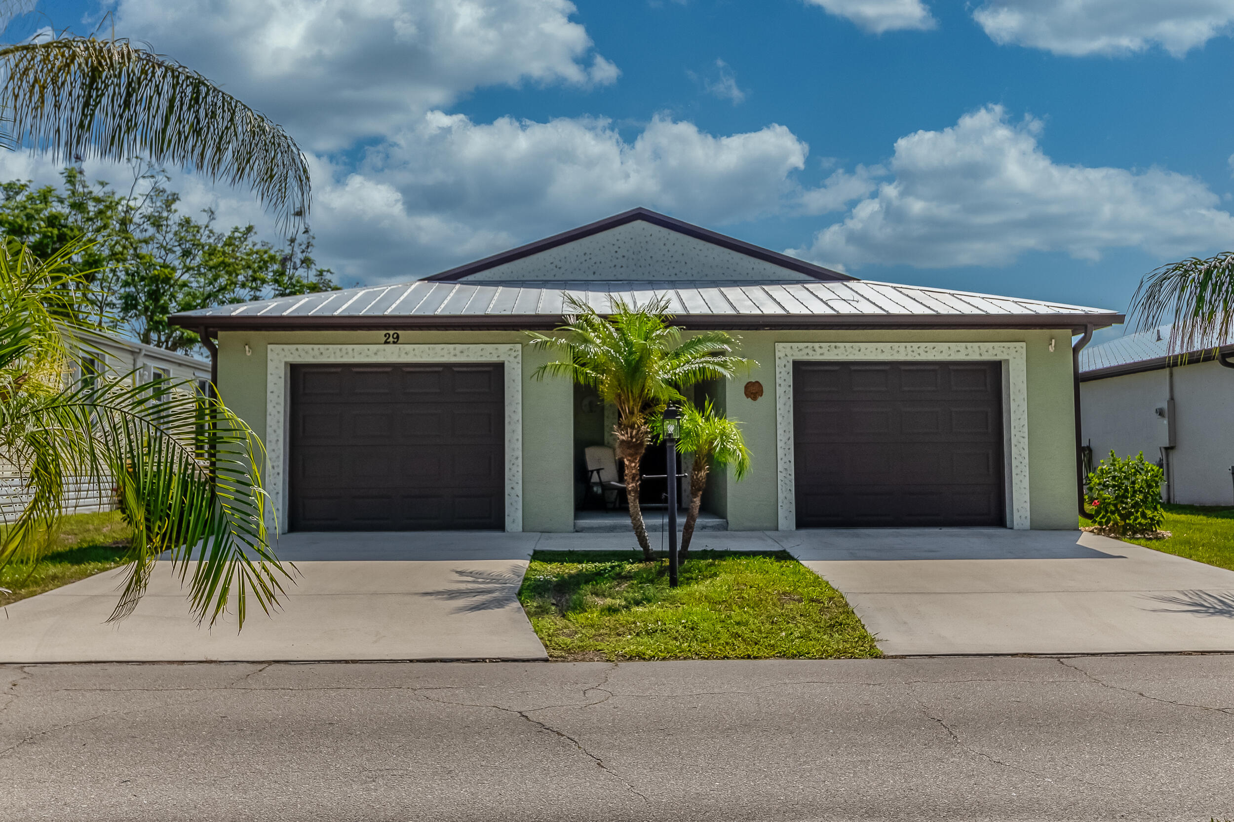 29 Mediterranean Boulevard W Property Photo 1