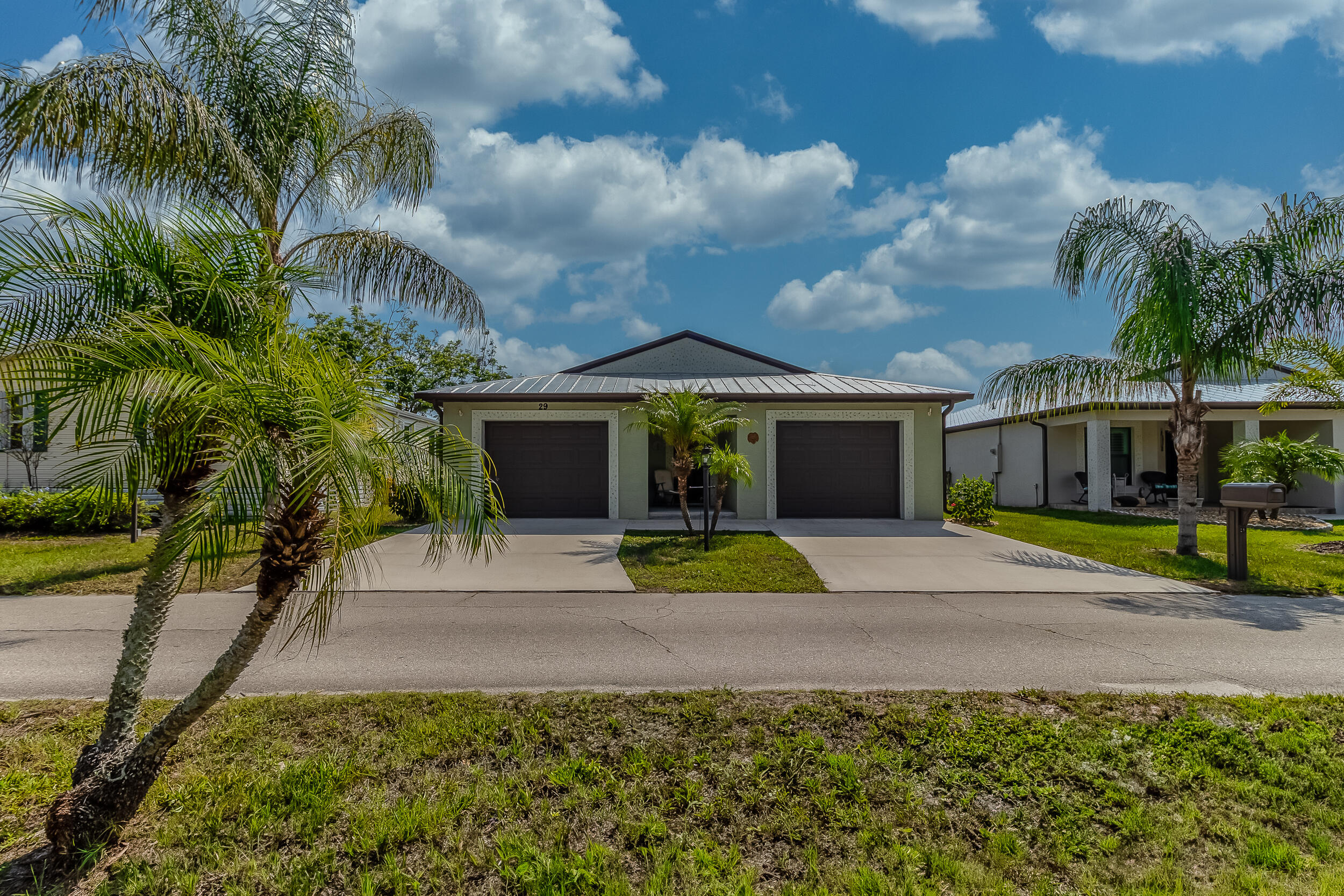 29 Mediterranean Boulevard W Property Photo 3
