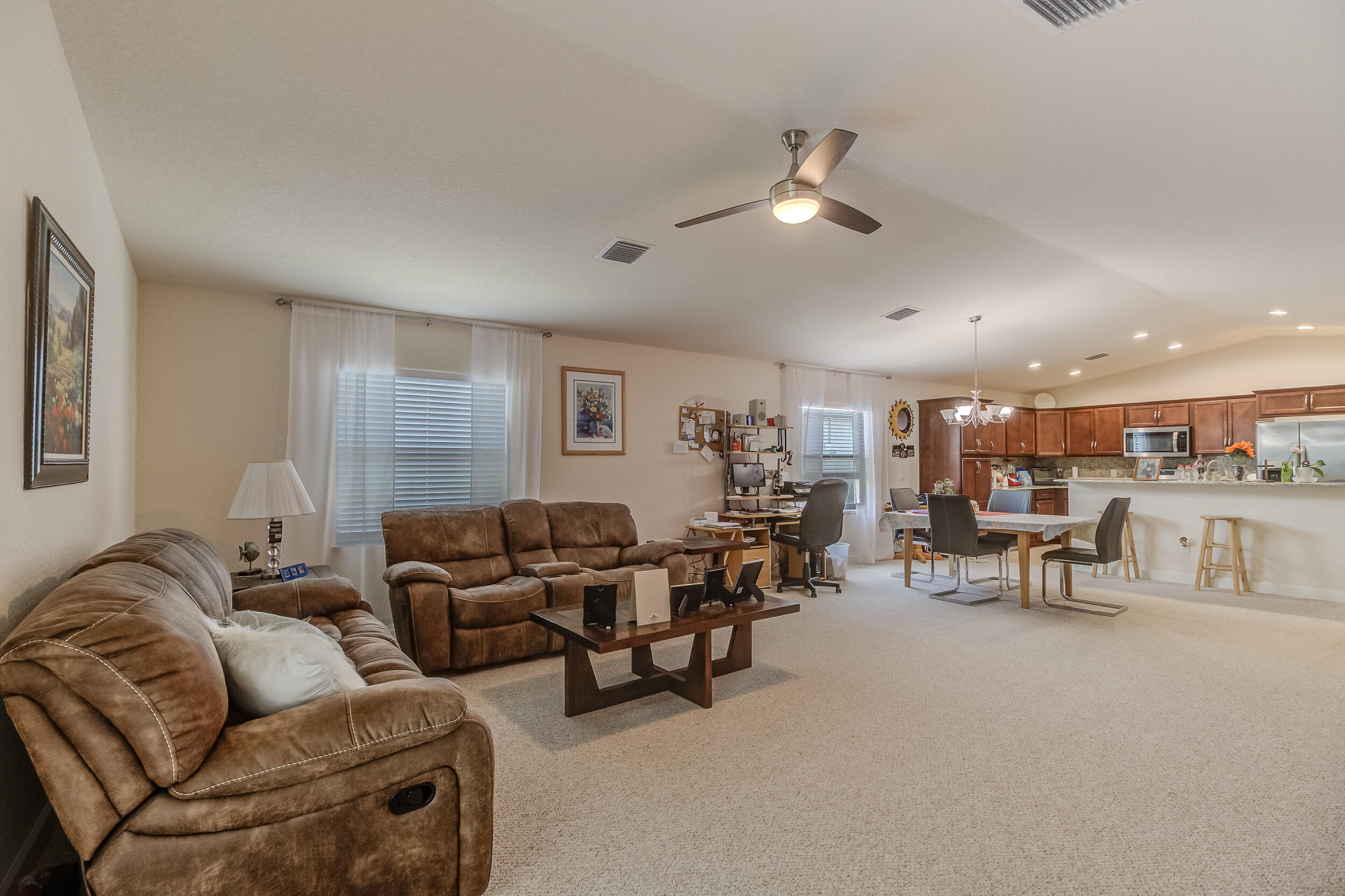 29 Mediterranean Boulevard W Property Photo 9