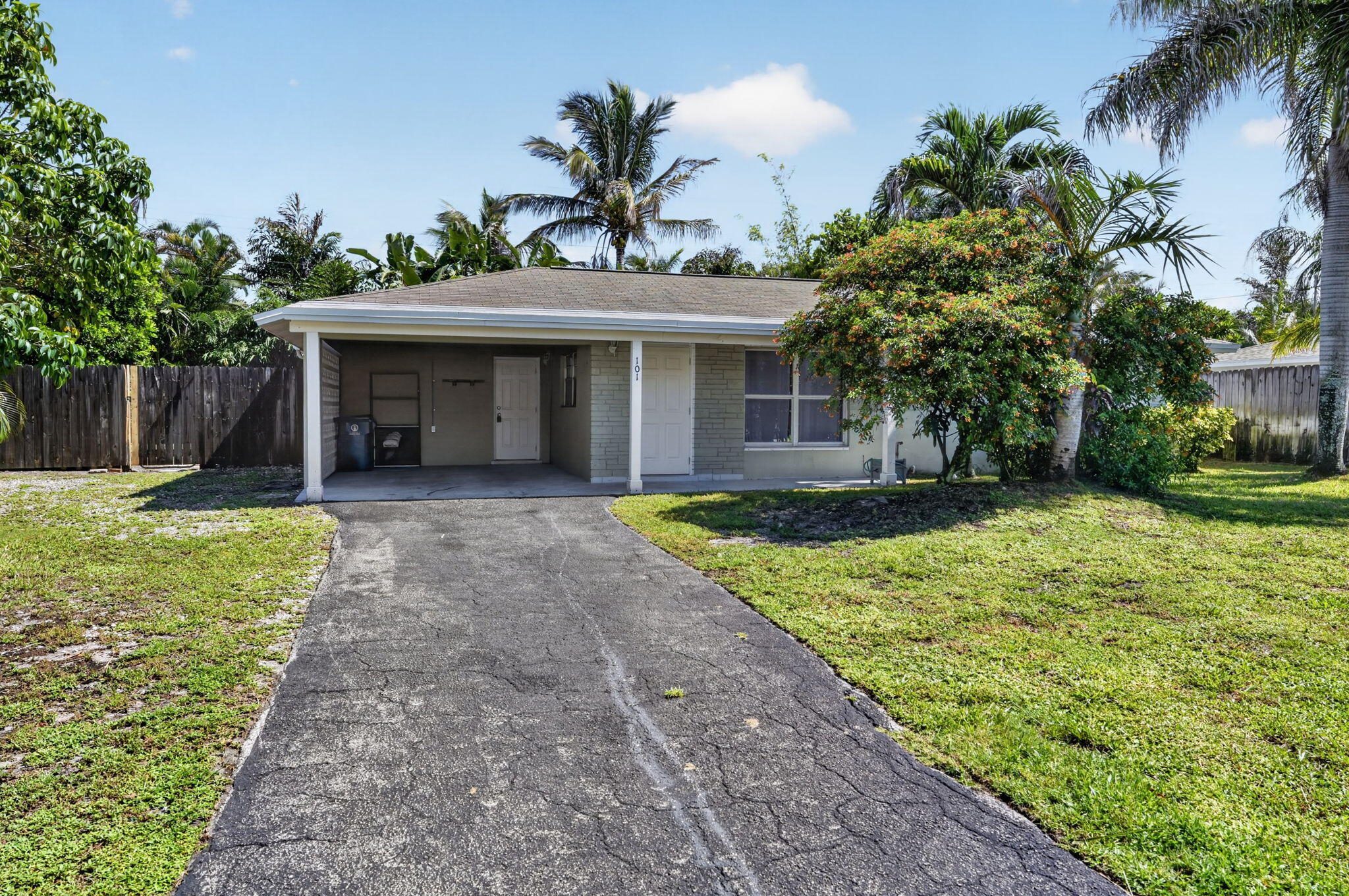 101 E Beverly Road E Property Photo 1