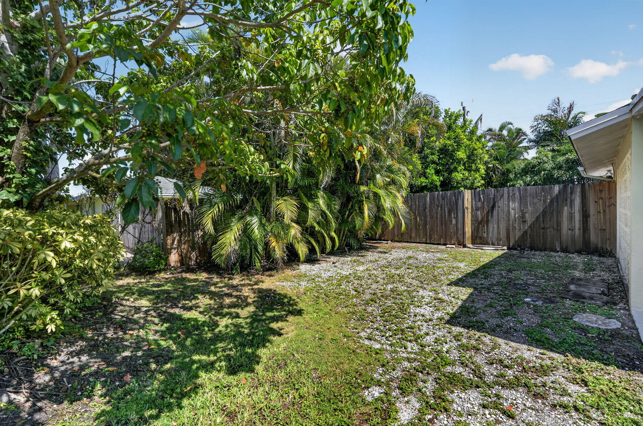101 E Beverly Road E Property Photo 6
