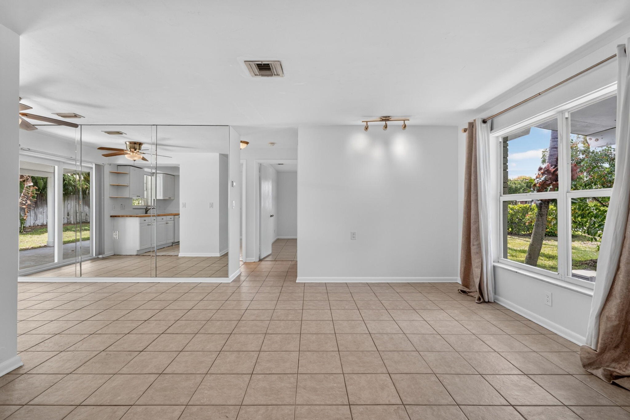 101 E Beverly Road E Property Photo 11