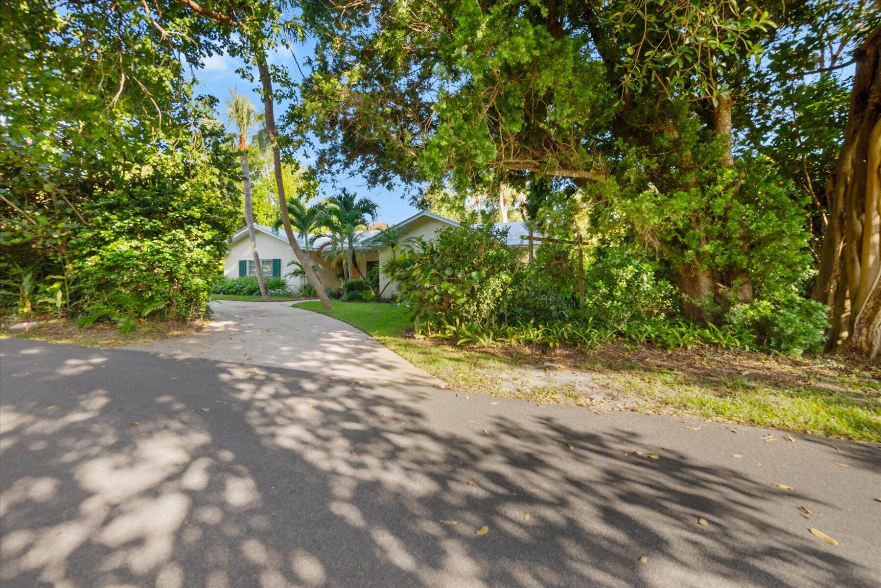 24/22 Via Lucindia Drive Property Photo 3