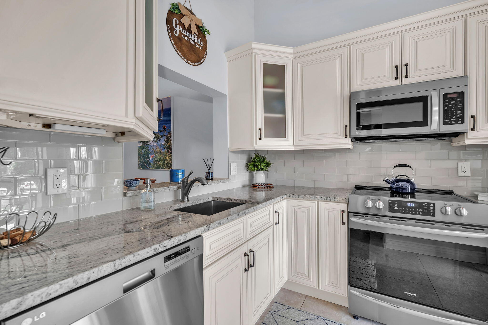 3318 Lucerne Park Drive Property Photo 6