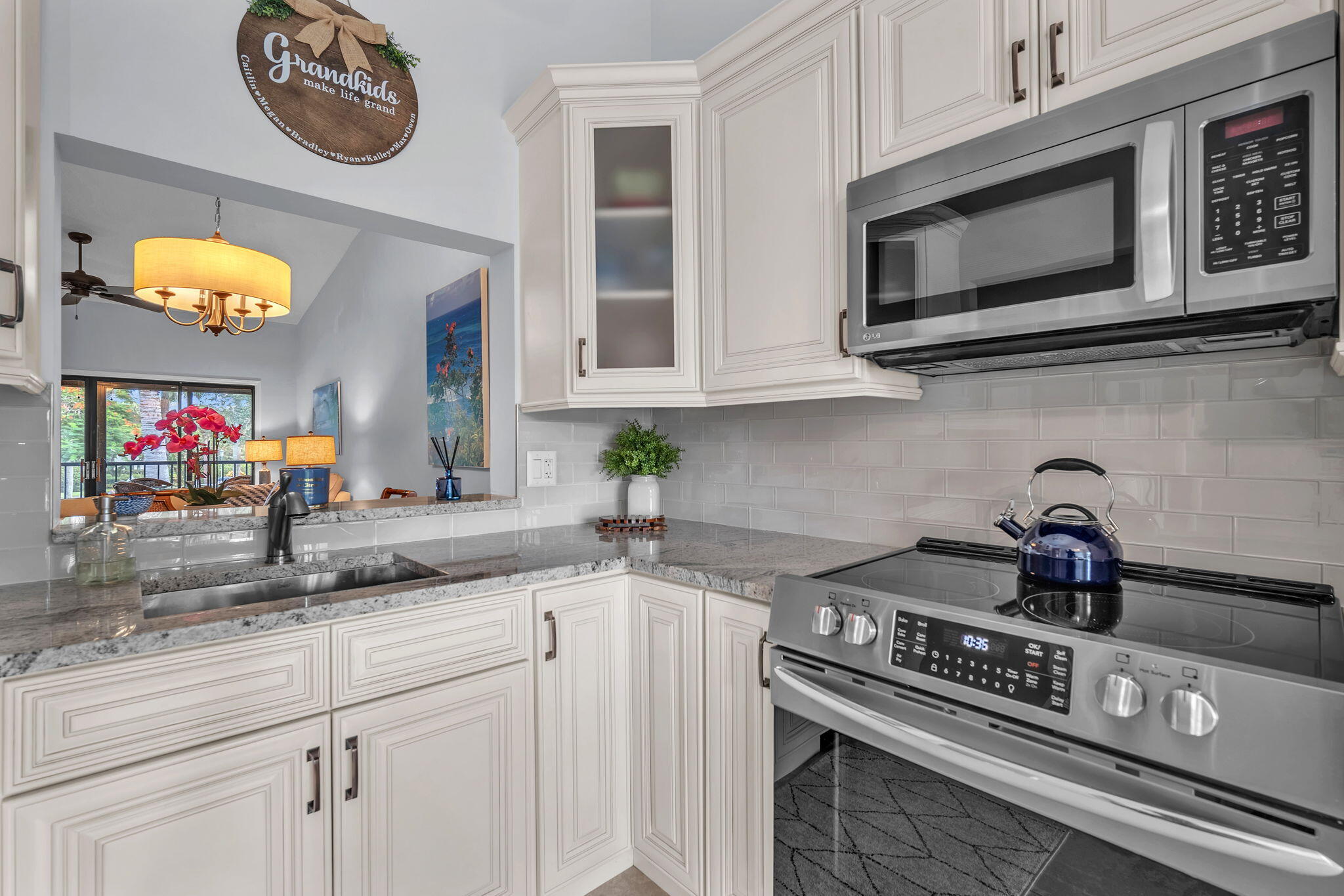 3318 Lucerne Park Drive Property Photo 10
