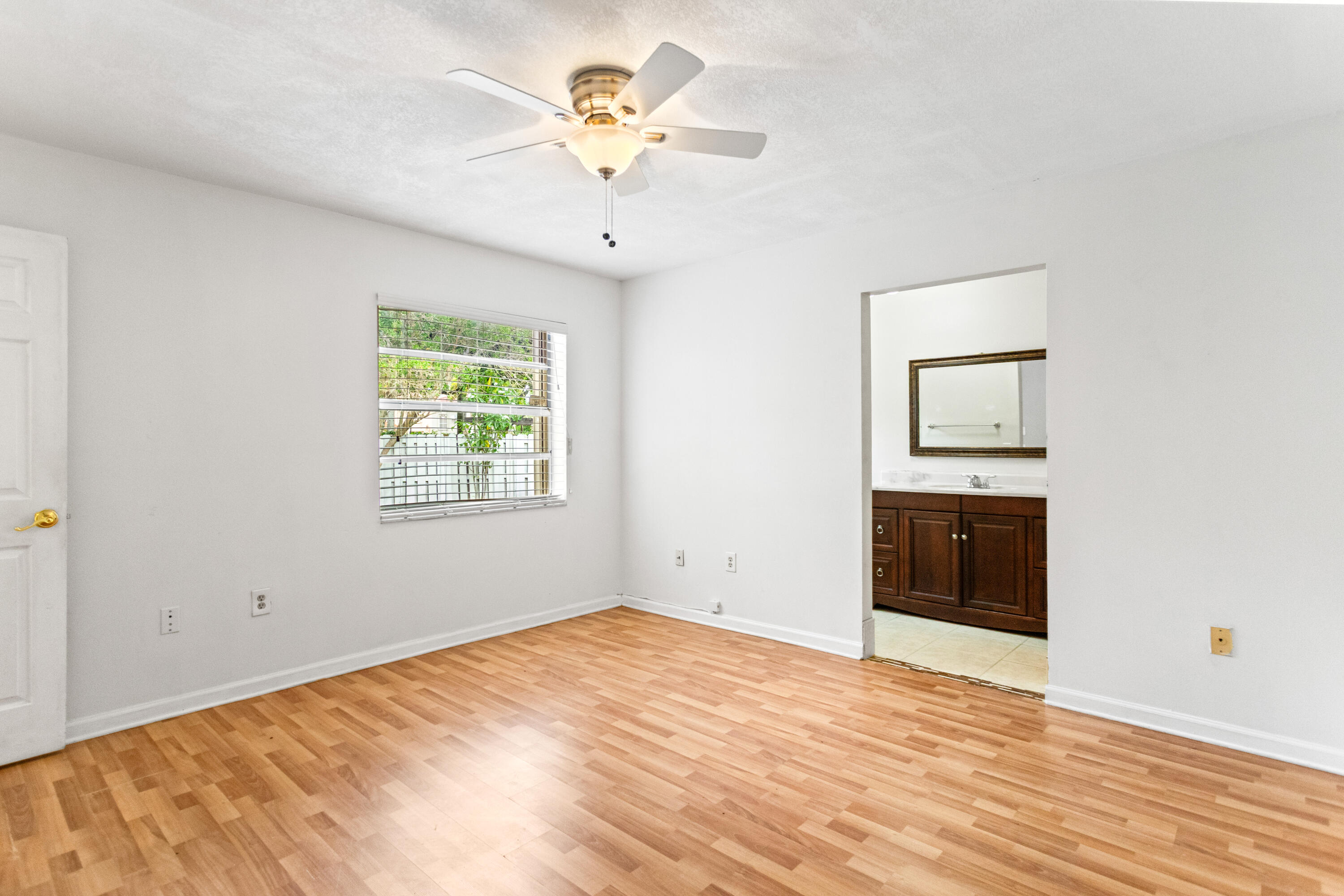 13945 Langley Place Property Photo 27