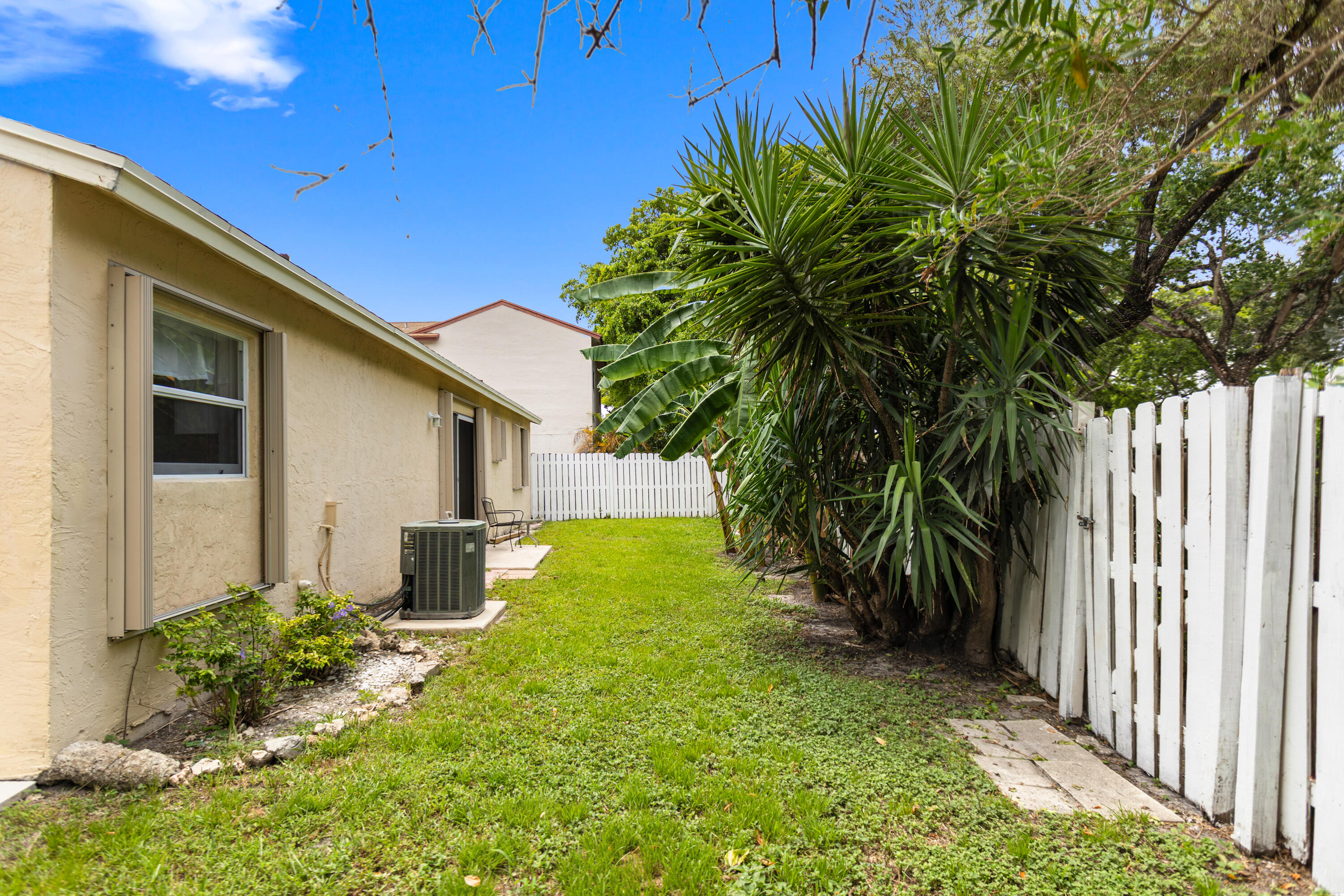 13945 Langley Place Property Photo 37