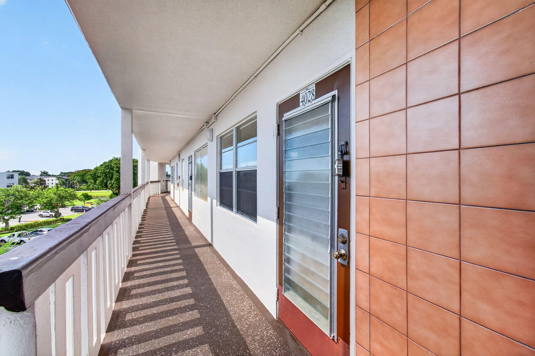 4028 Hythe B Property Photo 13