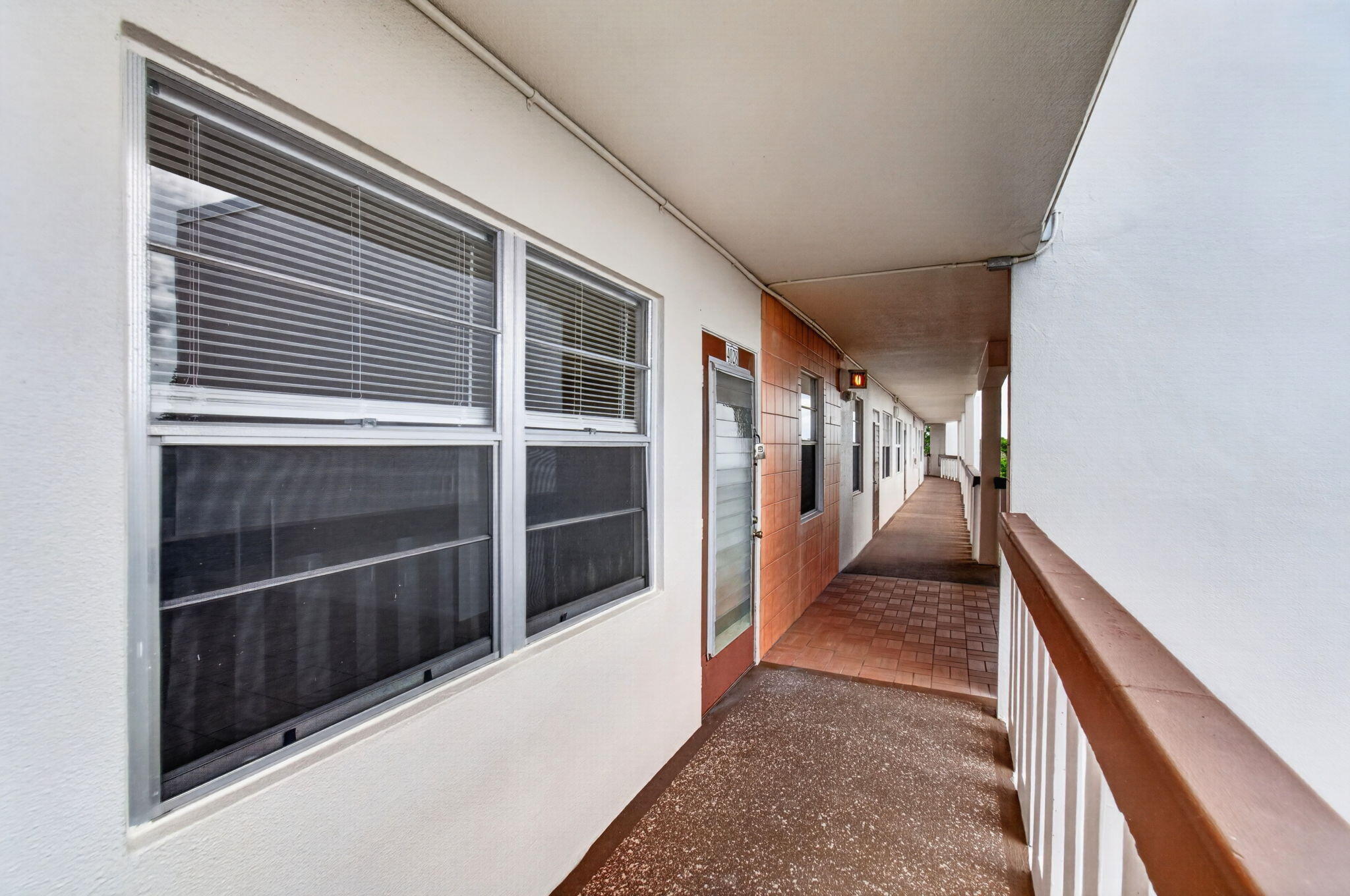4028 Hythe B Property Photo 17