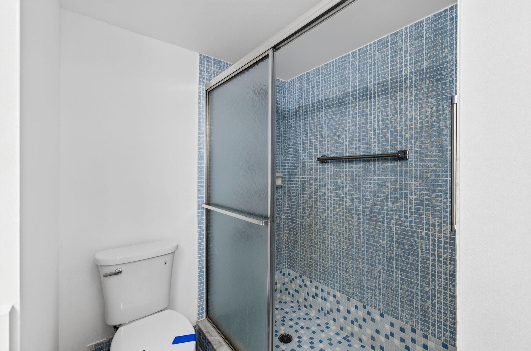 4028 Hythe B Property Photo 41