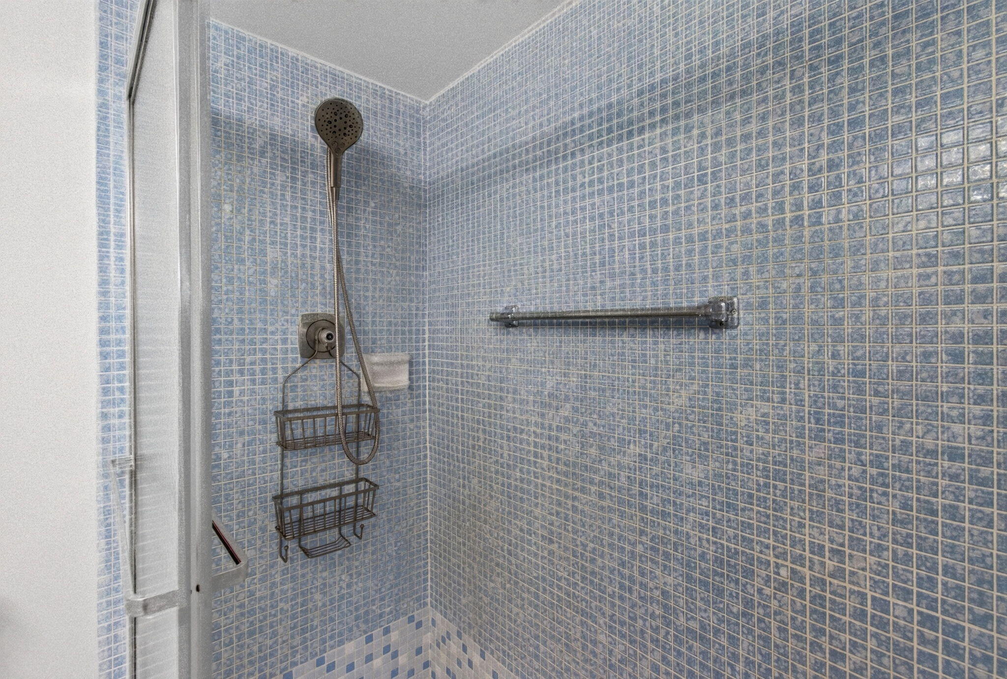 4028 Hythe B Property Photo 42