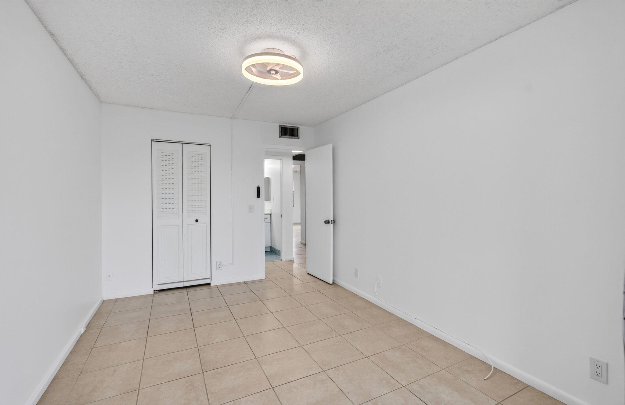 4028 Hythe B Property Photo 50