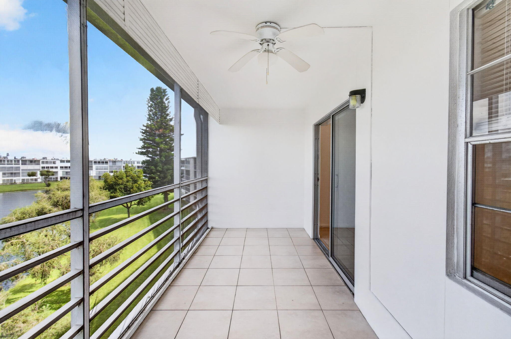 4028 Hythe B Property Photo 55