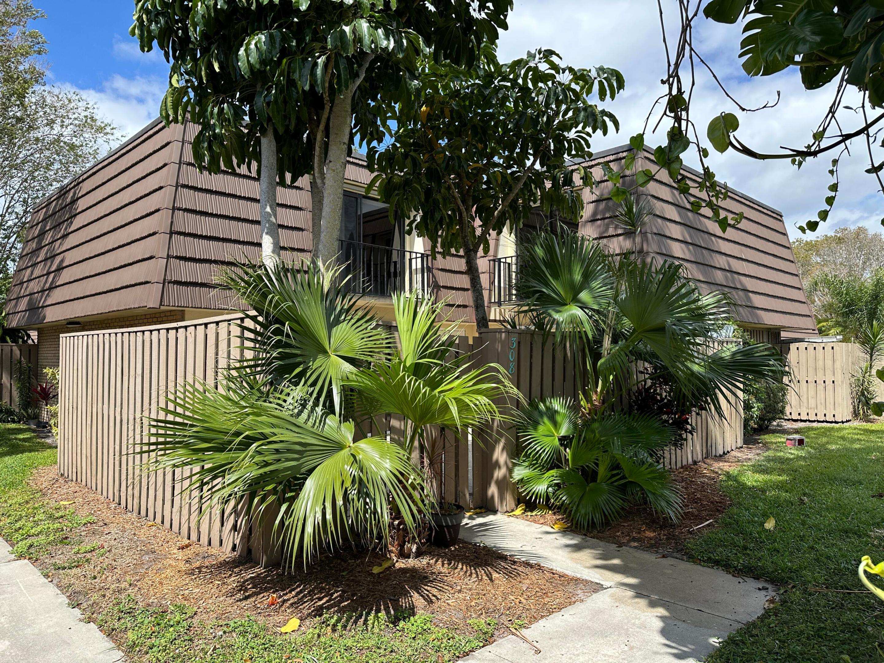 308 3rd Court Property Photo 1