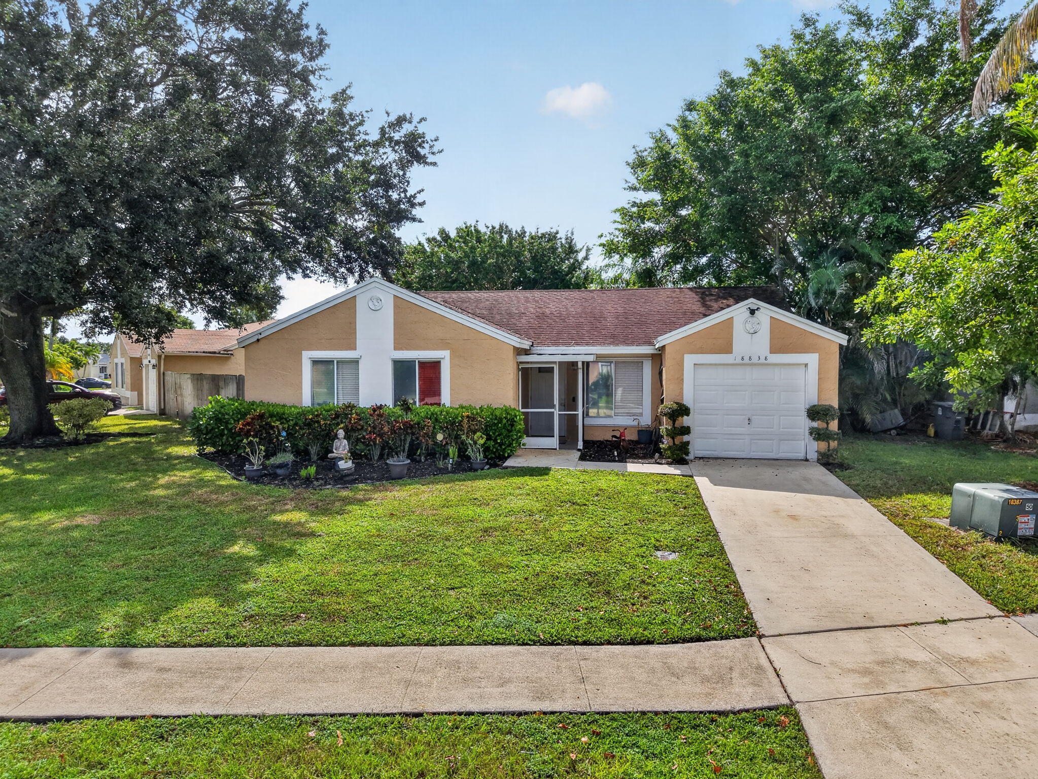 18838 Cloud Lake Circle Property Photo 2
