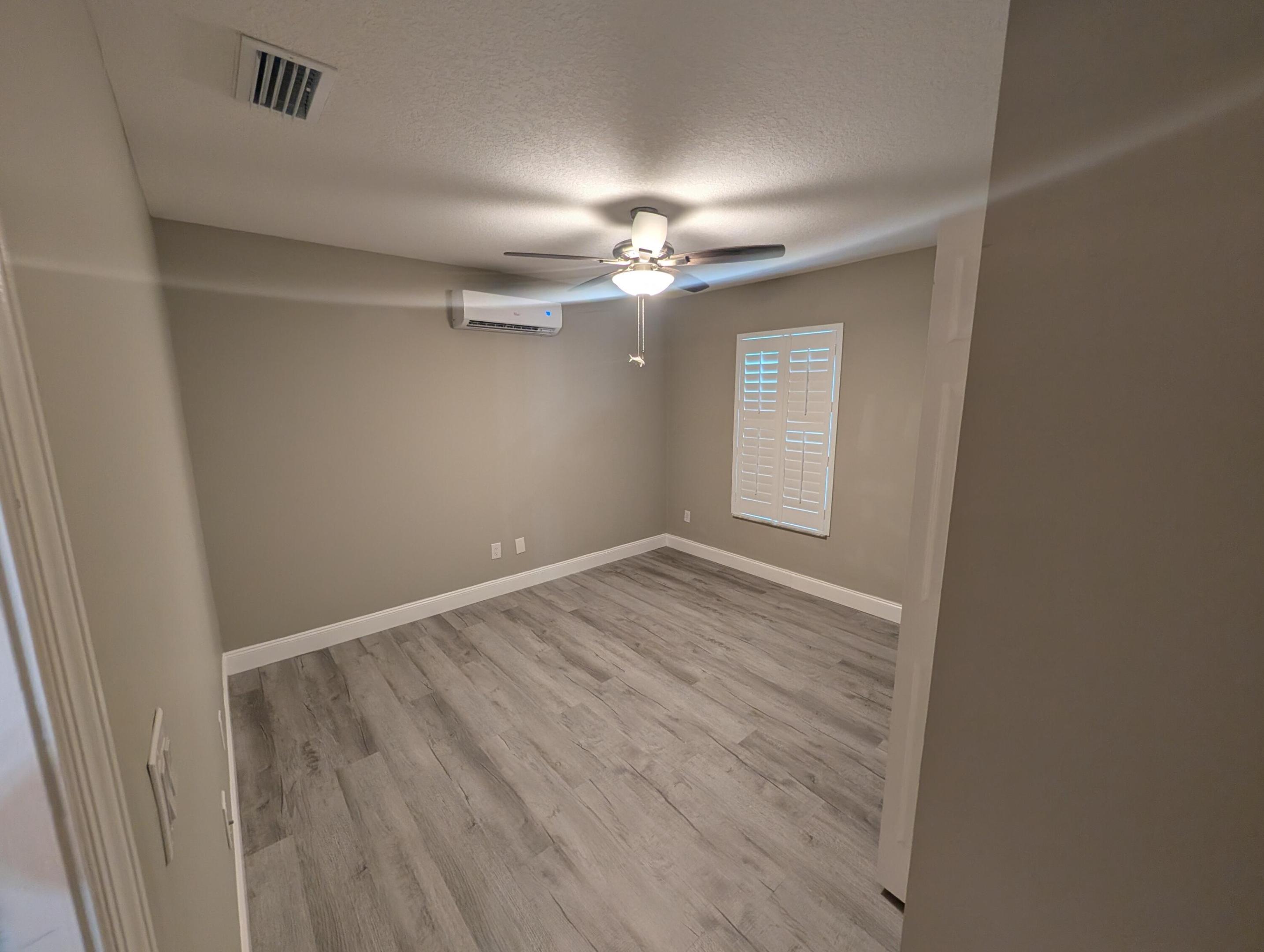 625 Coconut Avenue N Property Photo 12