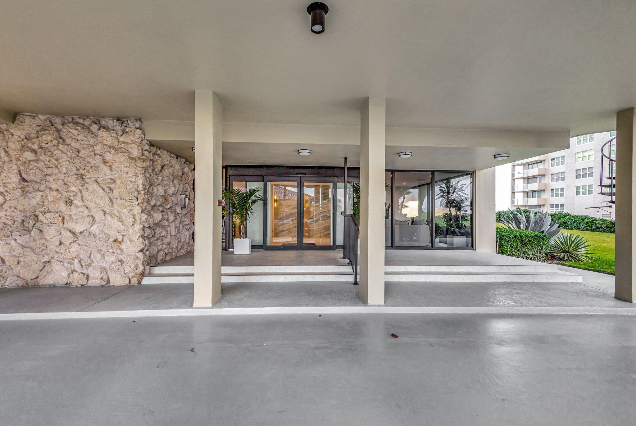 5460 N Ocean Drive 7c Property Photo 41