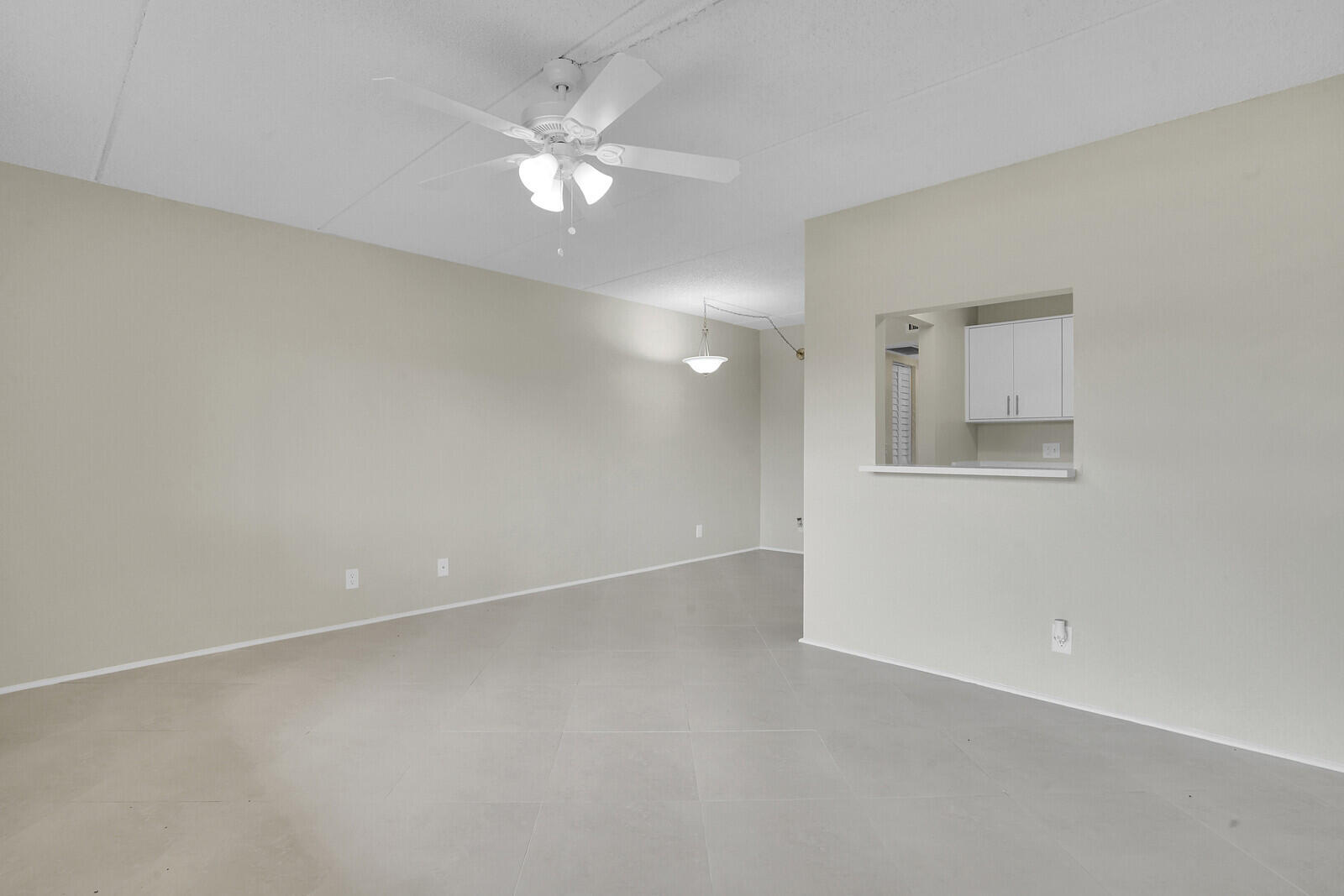 400 Village Green Circle W 105 Property Photo 11