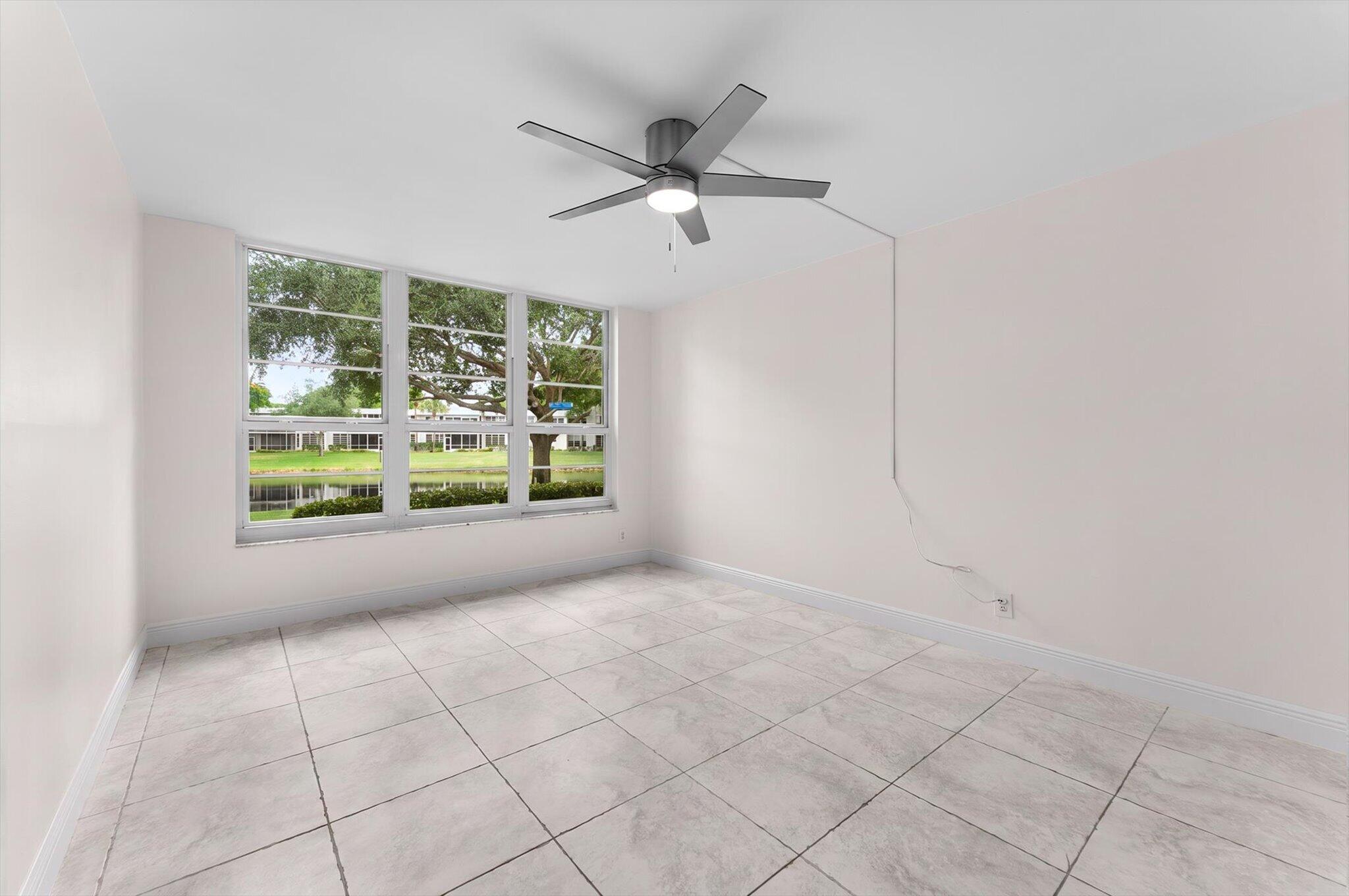 4240 Oaks Terrace 103 Property Photo 18