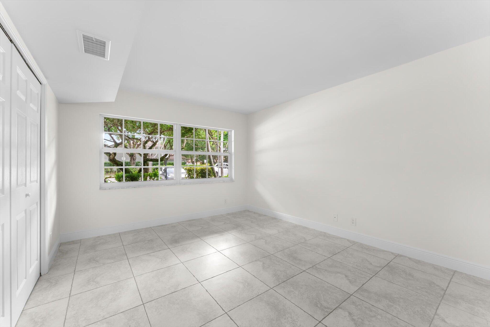 4240 Oaks Terrace 103 Property Photo 23