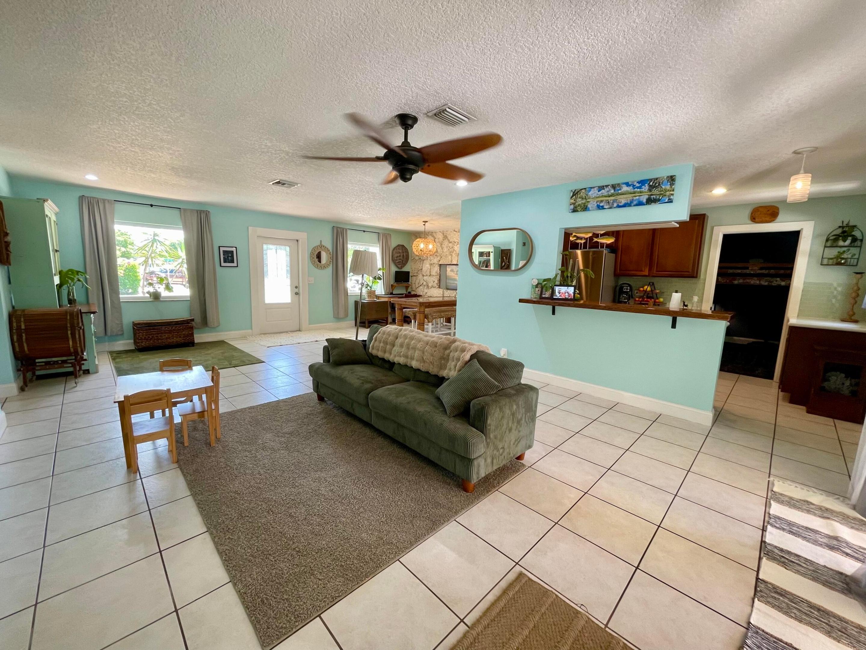 415 Beacon Street Property Photo 5