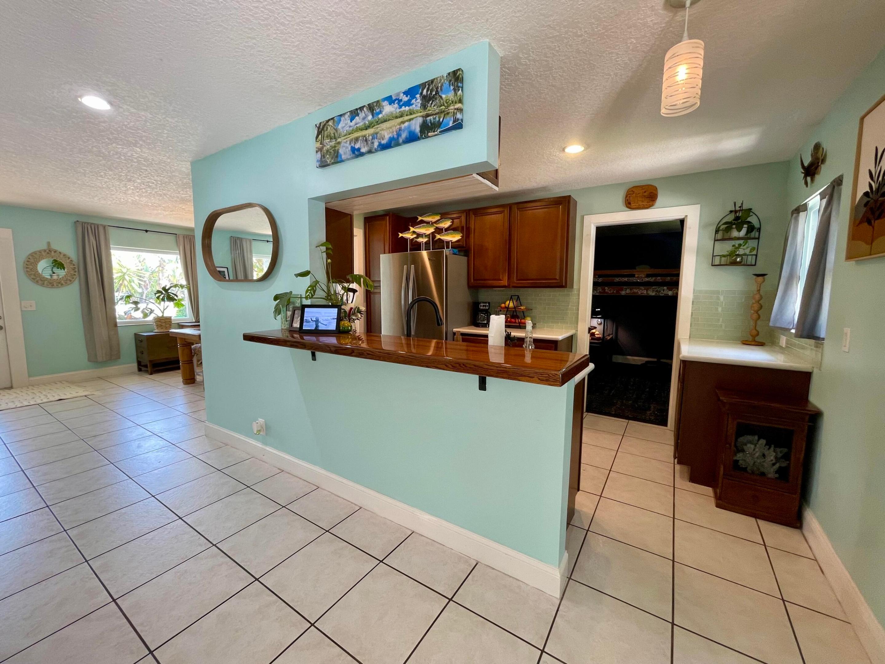 415 Beacon Street Property Photo 6