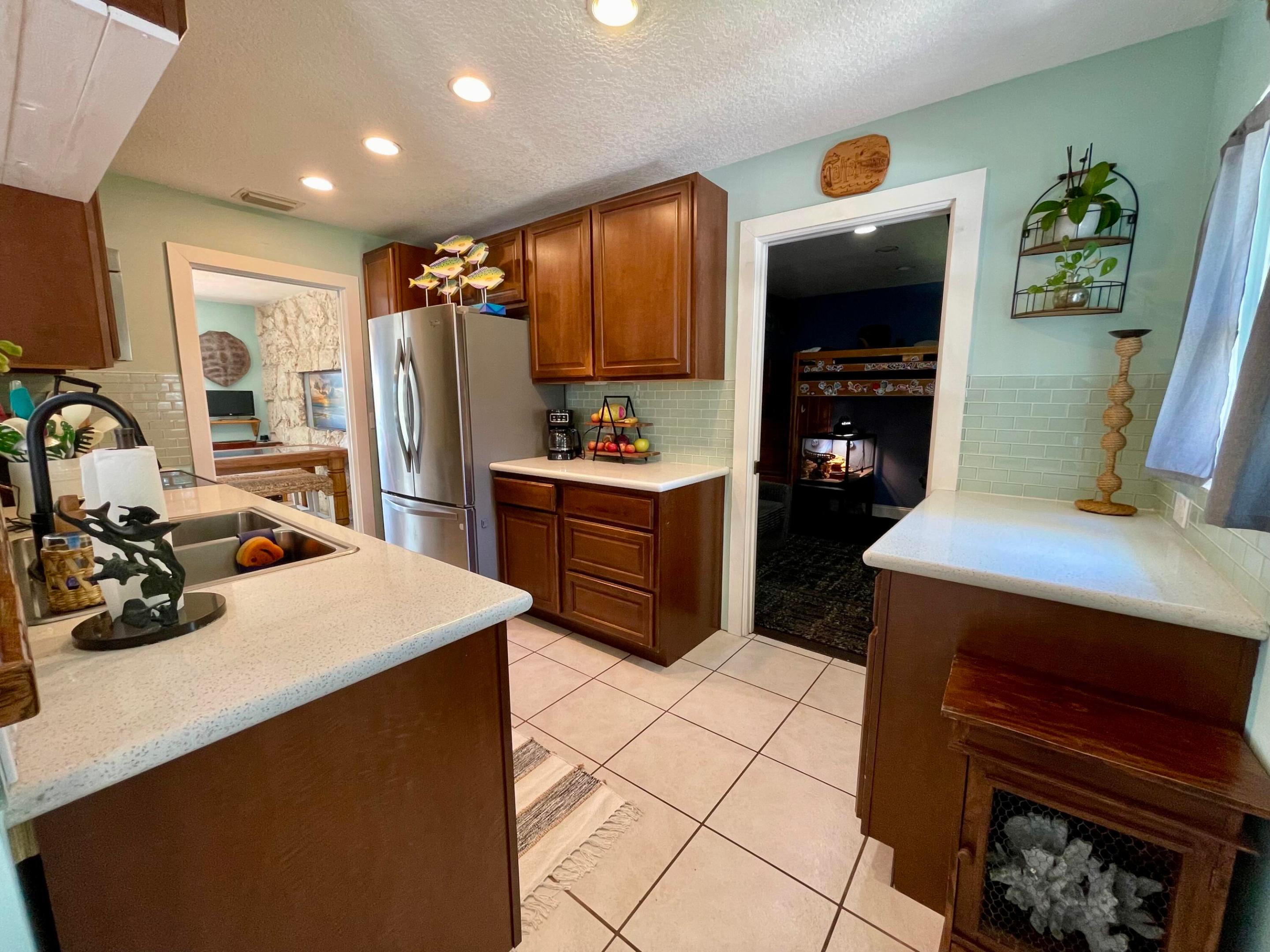 415 Beacon Street Property Photo 7