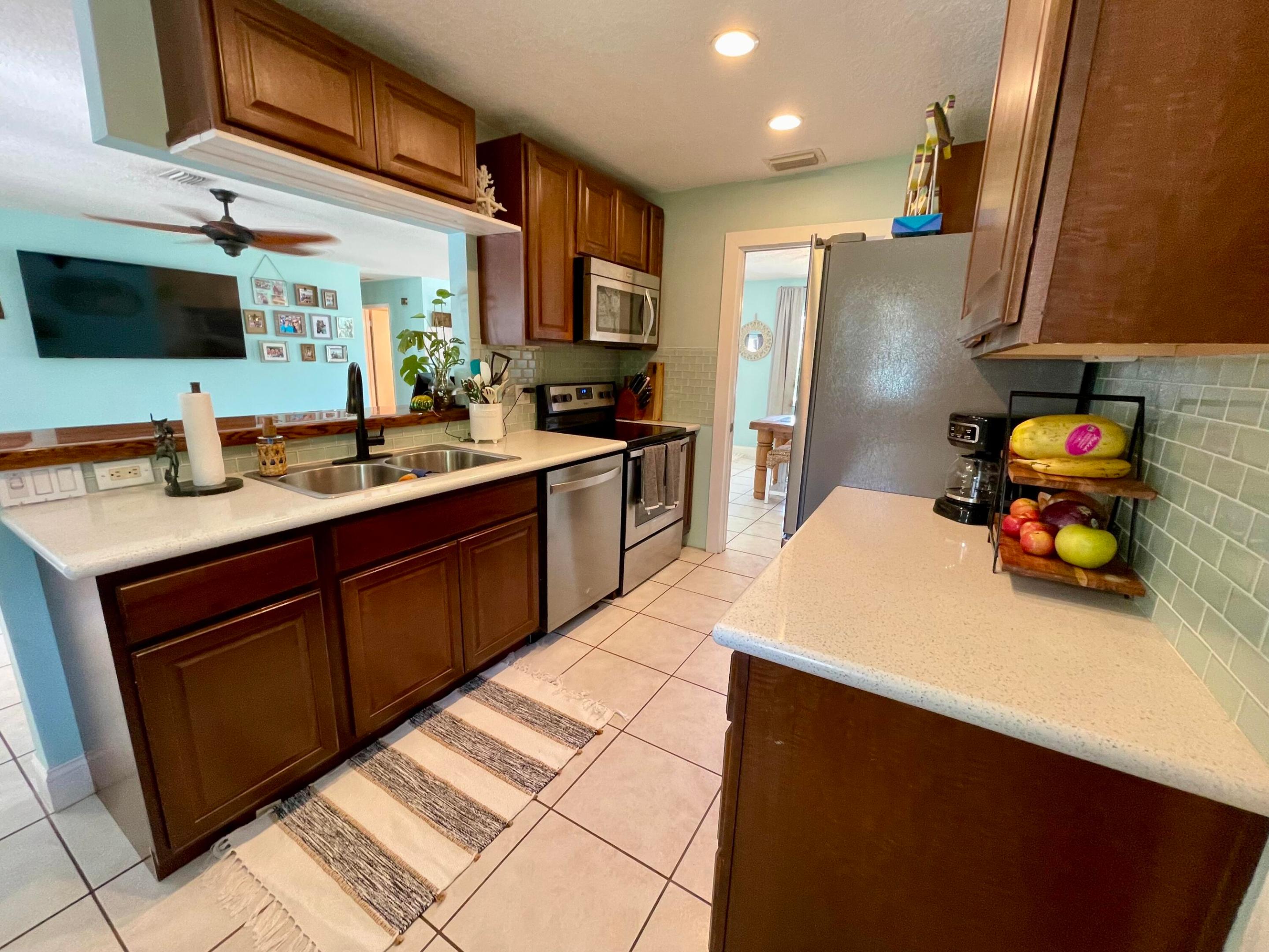 415 Beacon Street Property Photo 8