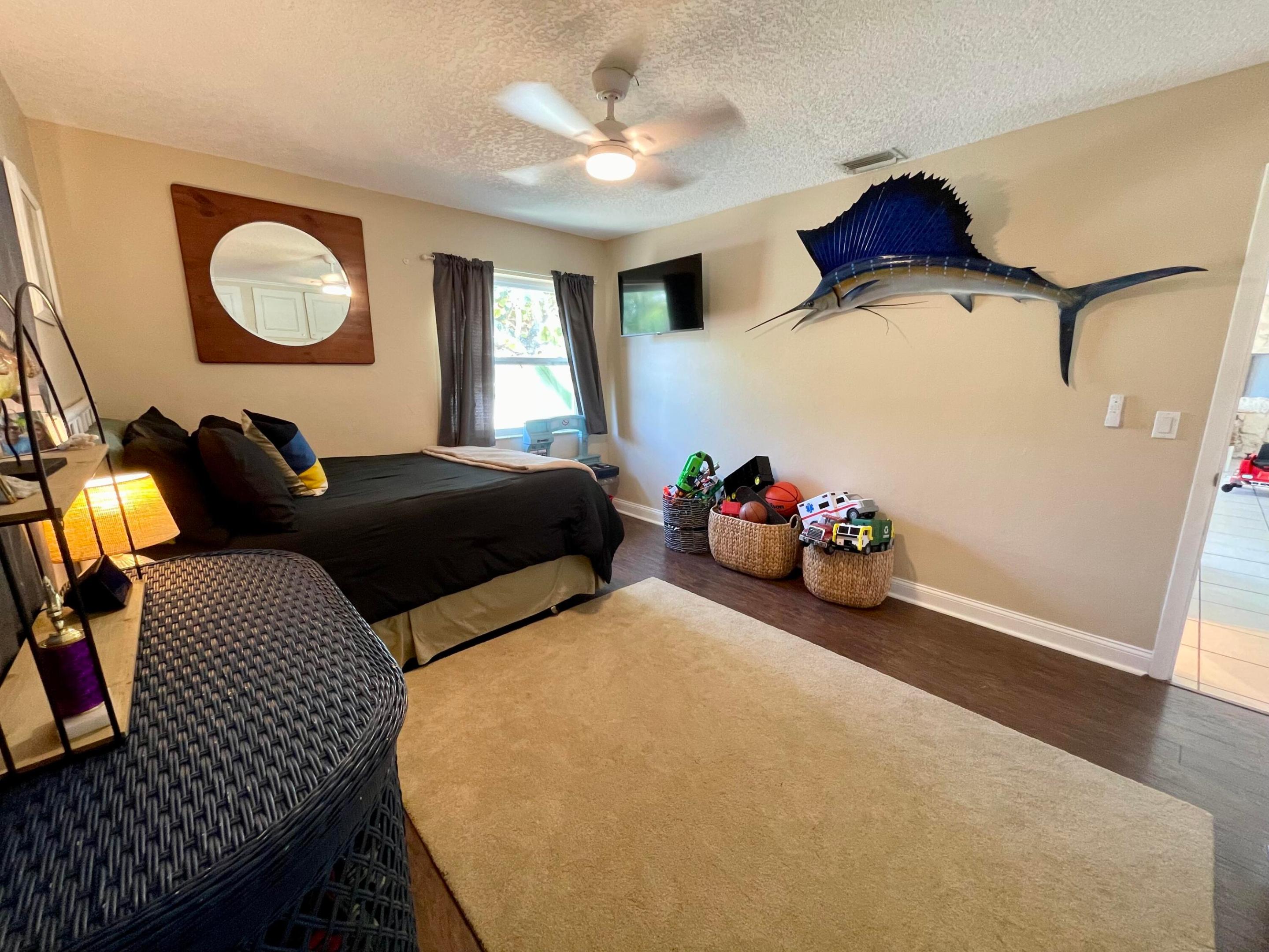 415 Beacon Street Property Photo 14