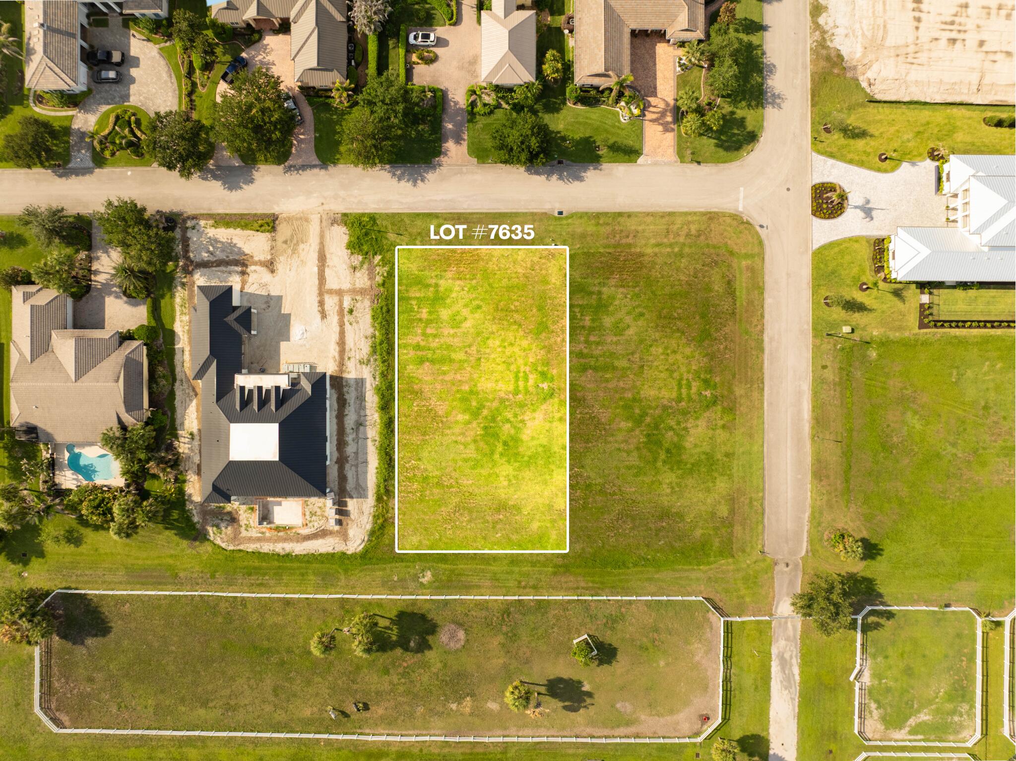 7635 S Polo Grounds Lane Property Photo 3