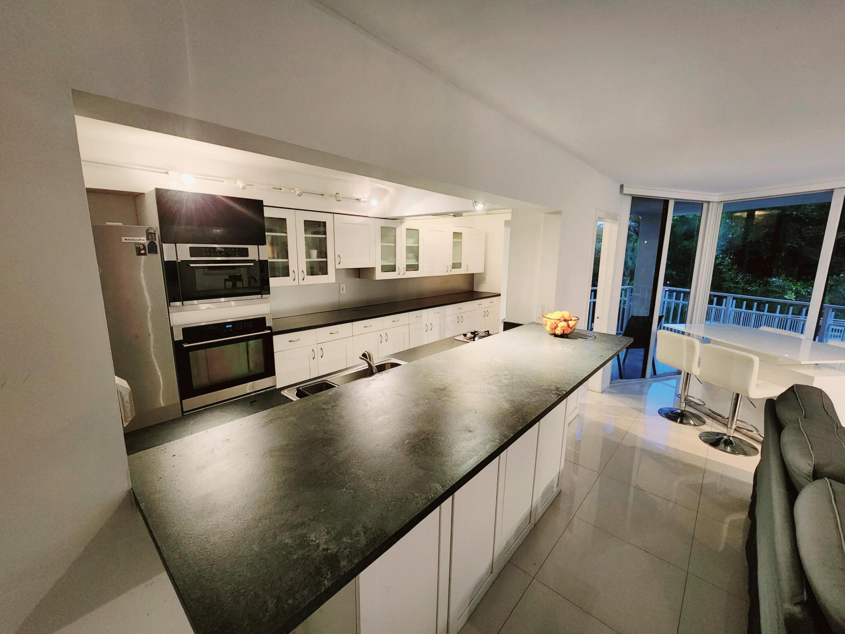 1000 Quayside Terrace 408 Property Photo 10