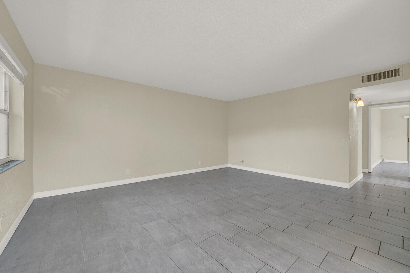 742 Normandy P Property Photo 6