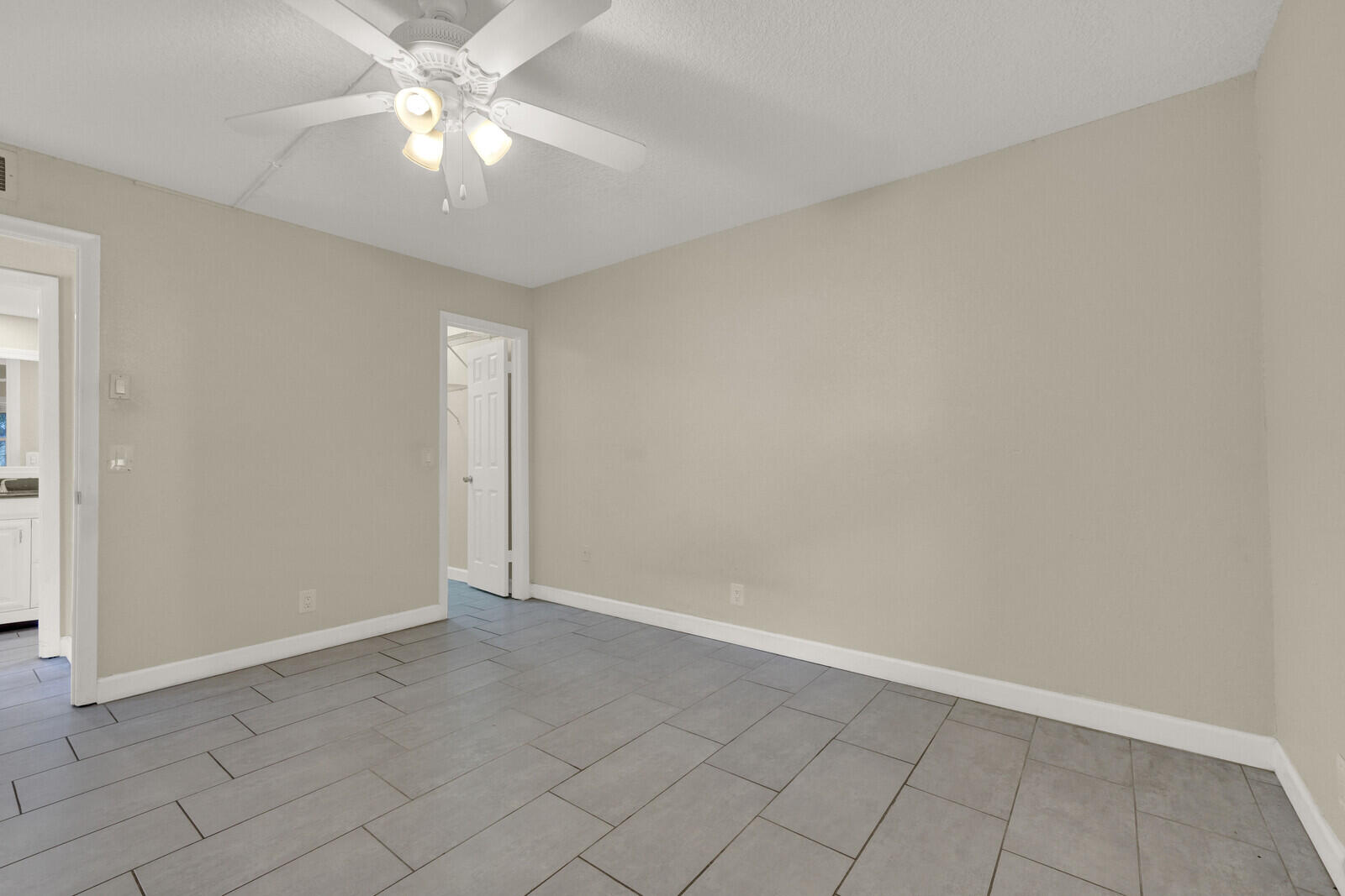 742 Normandy P Property Photo 15