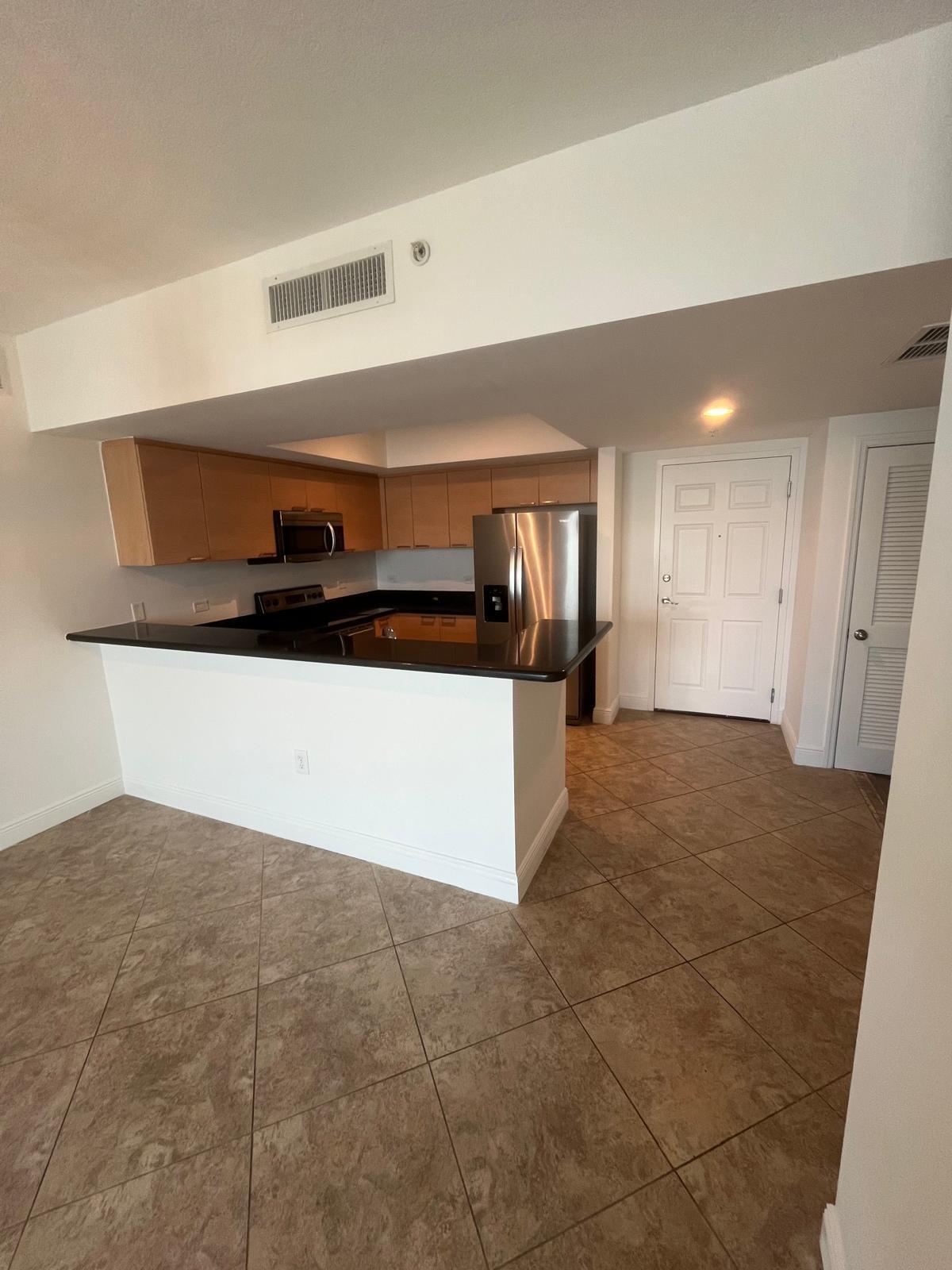 140 S Dixie Highway 525 Property Photo 1
