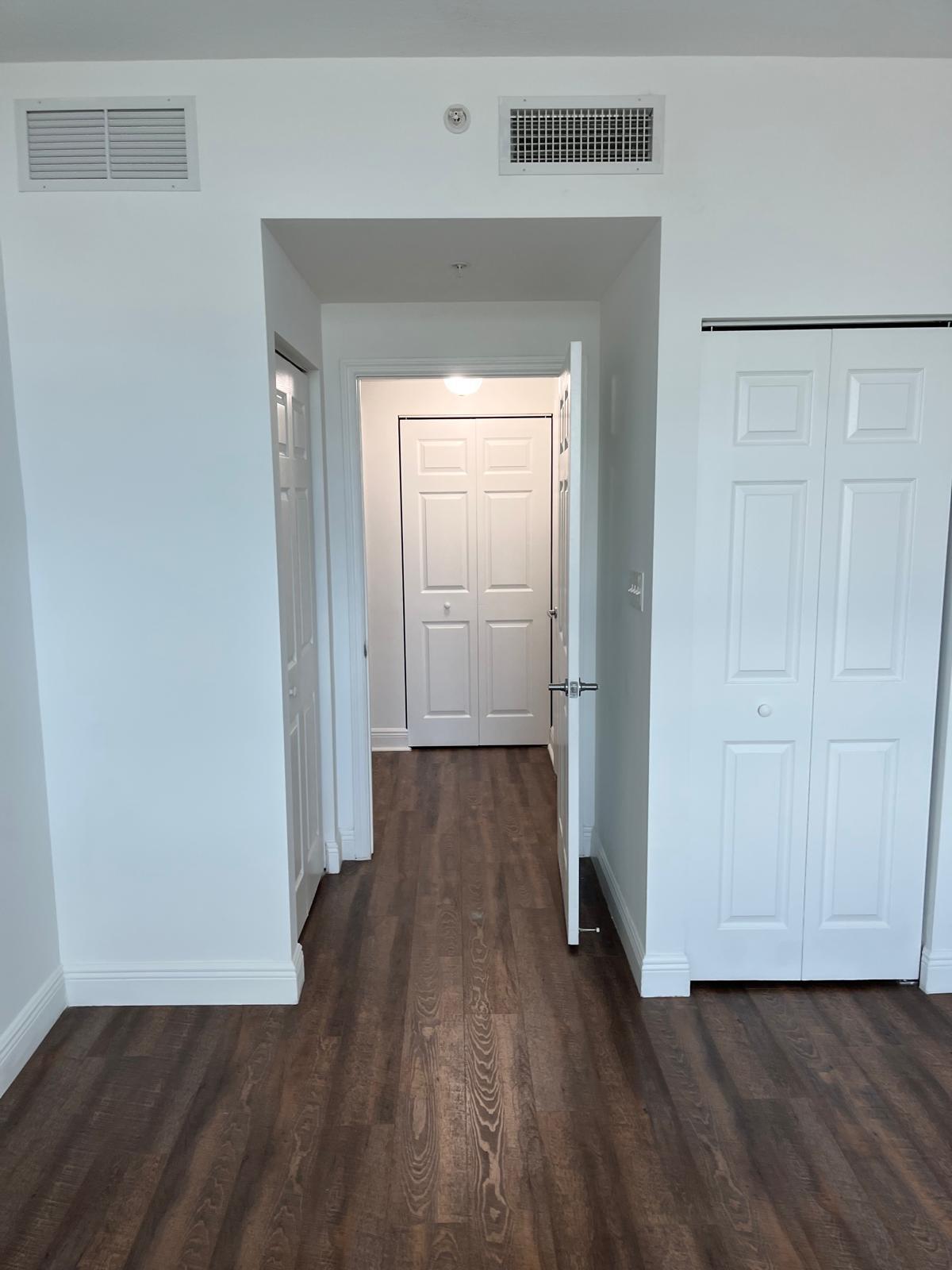 140 S Dixie Highway 525 Property Photo 2