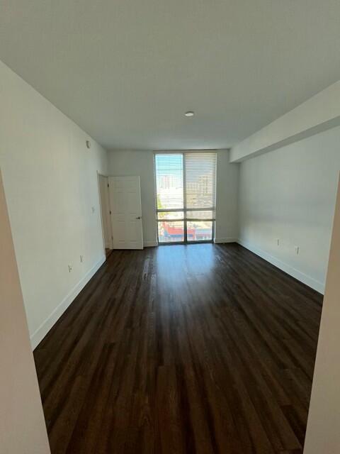 140 S Dixie Highway 525 Property Photo 9