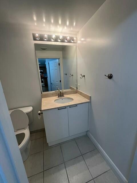 140 S Dixie Highway 525 Property Photo 12